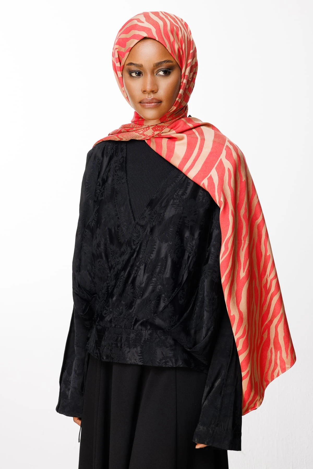 Riad-Pattern Reversible Shawl - Mink-Red