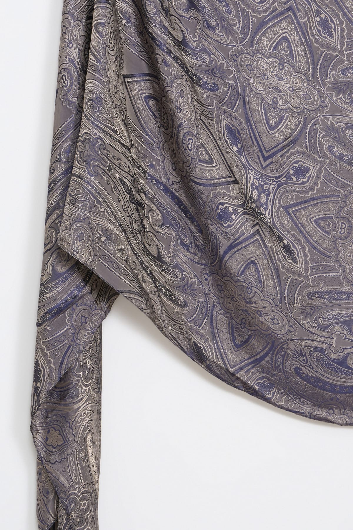 Liva Pattern Shine Line Shawl - Navy Blue-Beige