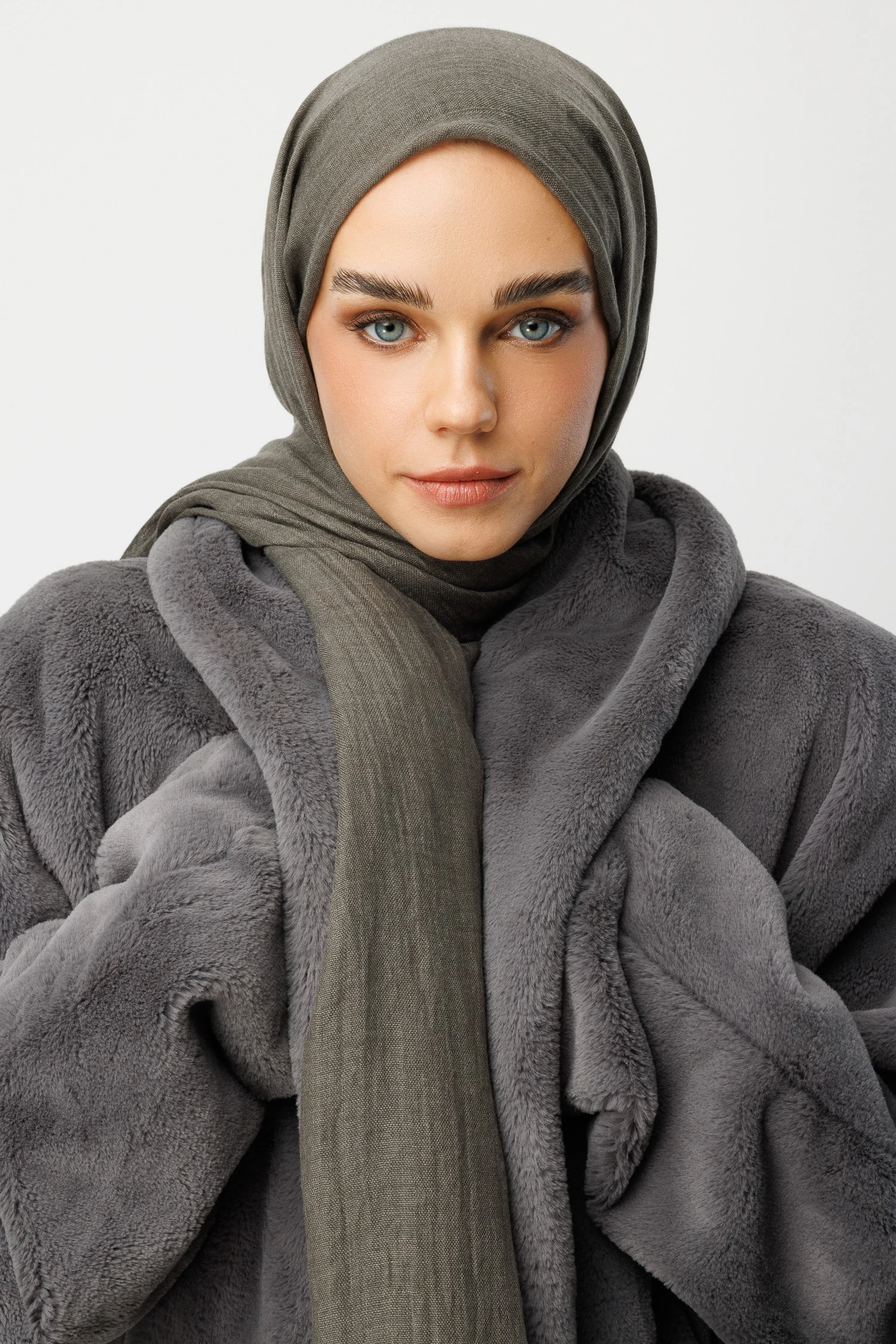 Wholesale Dubai Shawls - Fume