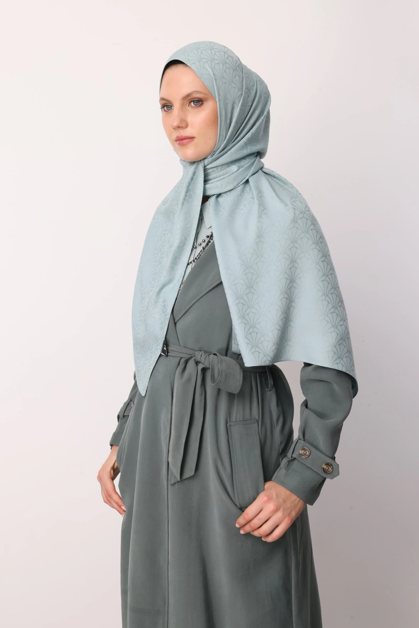 Lotus Pattern Silk Jacquard Shawl - Cagla