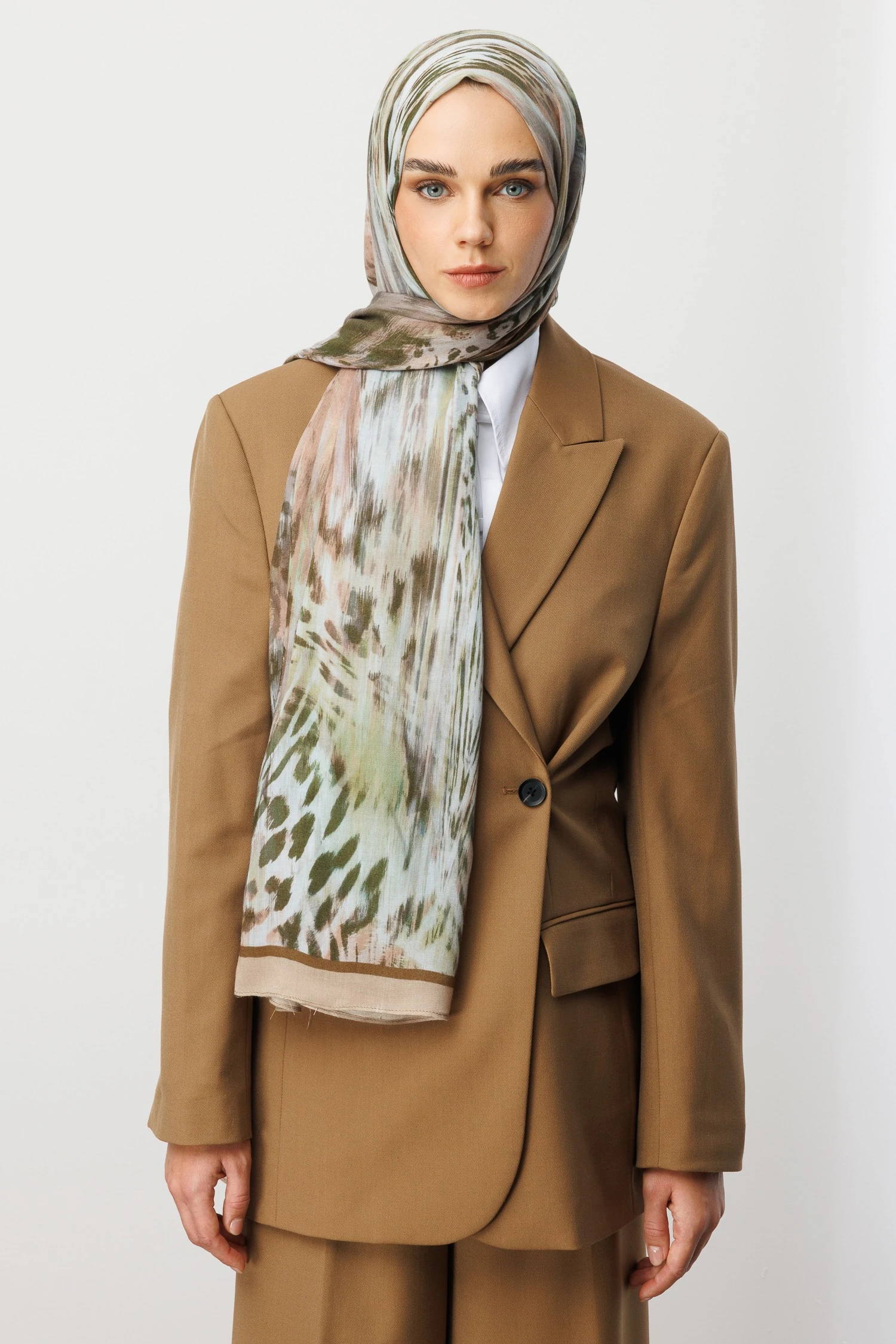 Wholesale Leopard Pattern Ramie Shawl - Beige