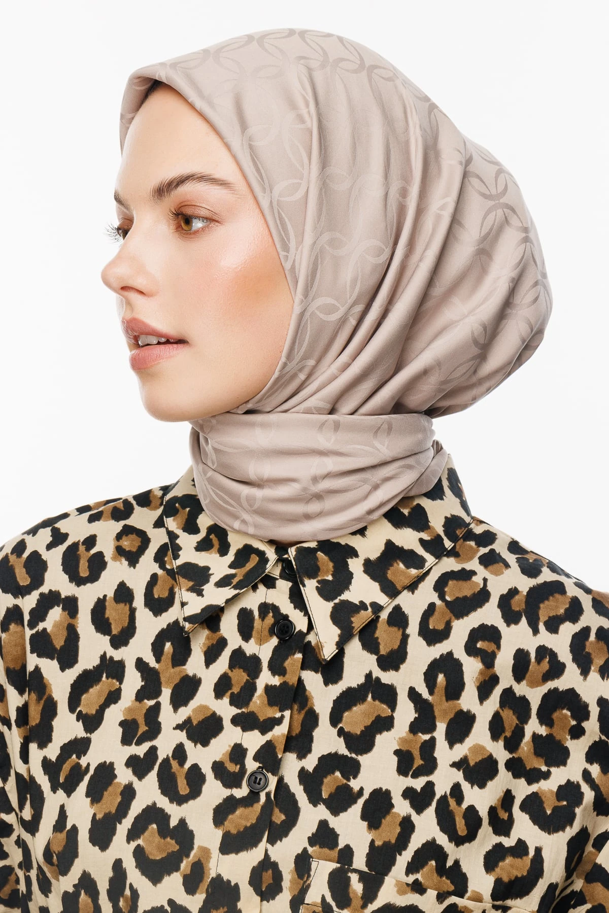 London Pattern Silky Jacquard Scarf - Beige