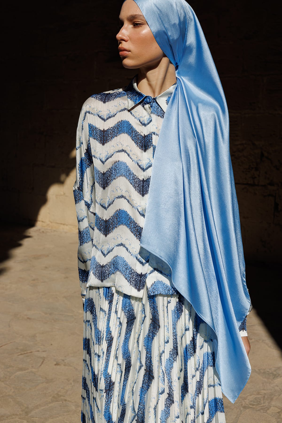 Diamond Aura Shawl - Blue