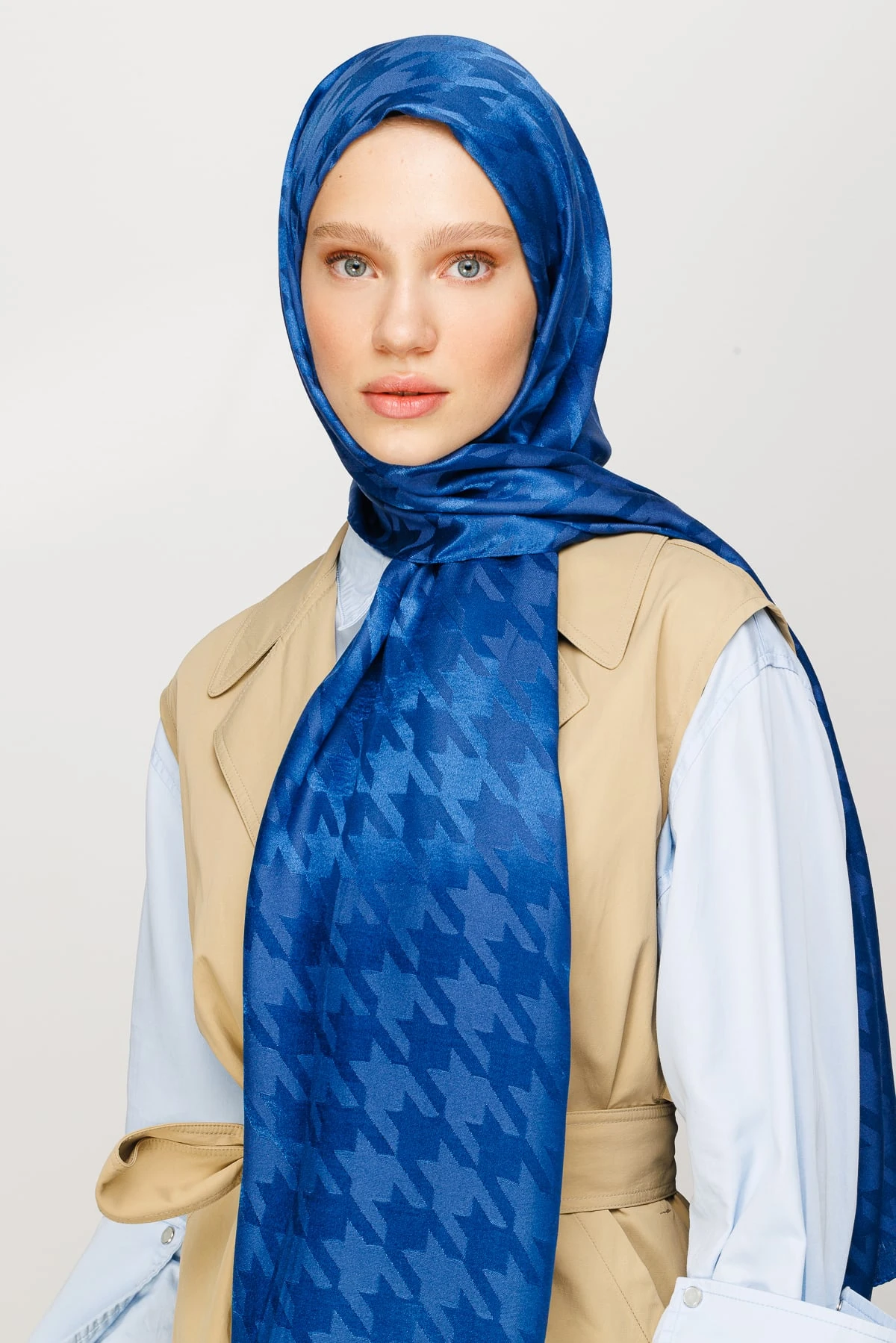 Wholesale Houndstooth Pattern Shiny Jacquard Shawl - Indigo