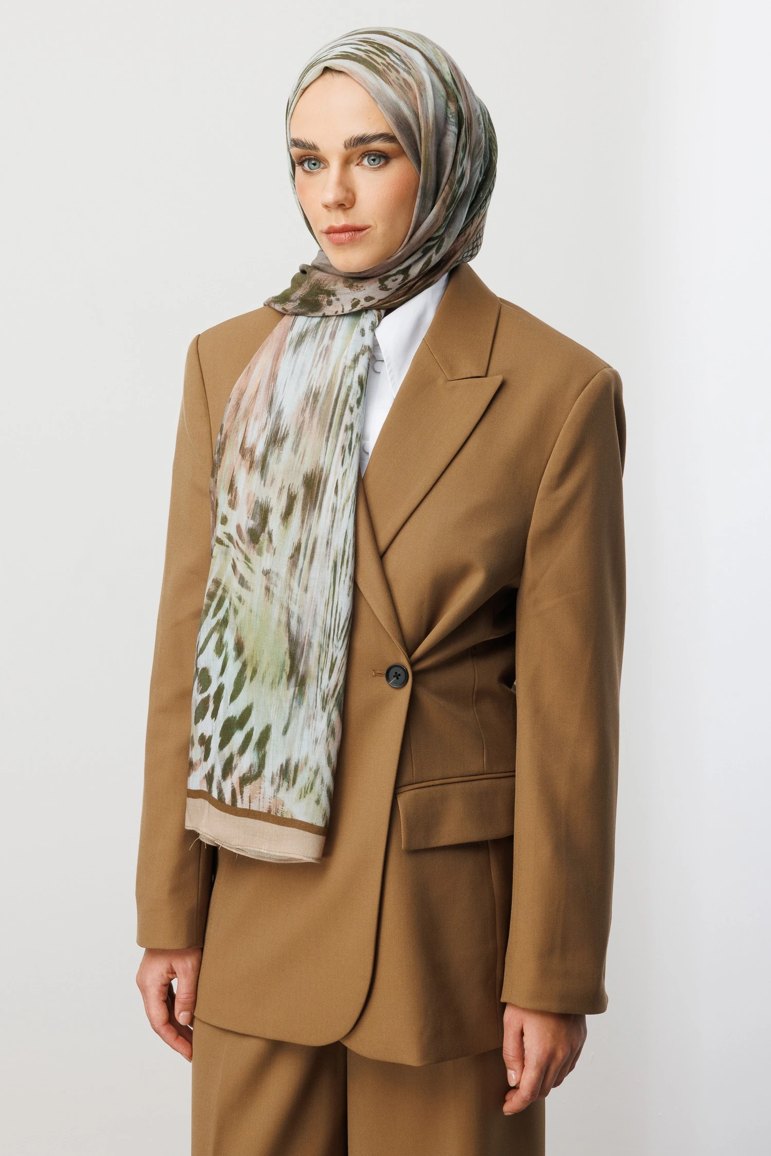 Wholesale Leopard Pattern Ramie Shawl - Beige