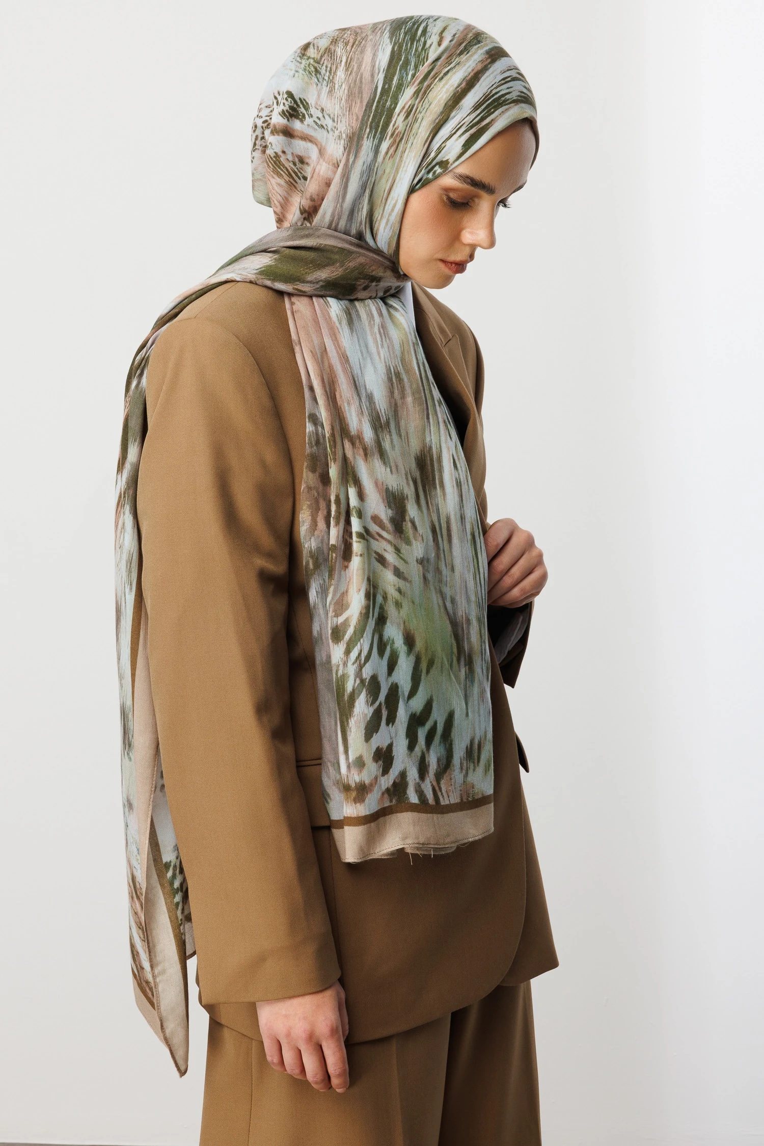 Wholesale Leopard Pattern Ramie Shawl - Beige