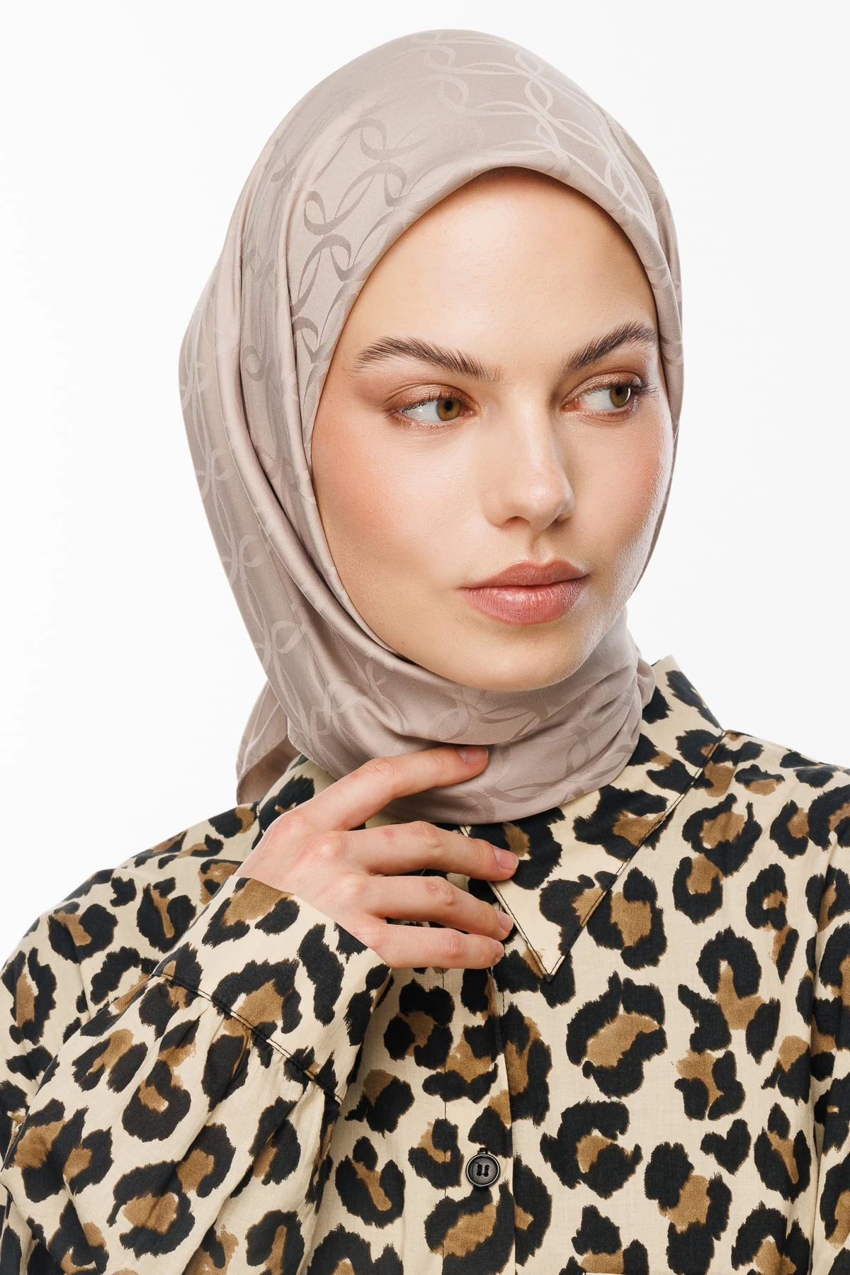 London Pattern Silky Jacquard Scarf - Beige