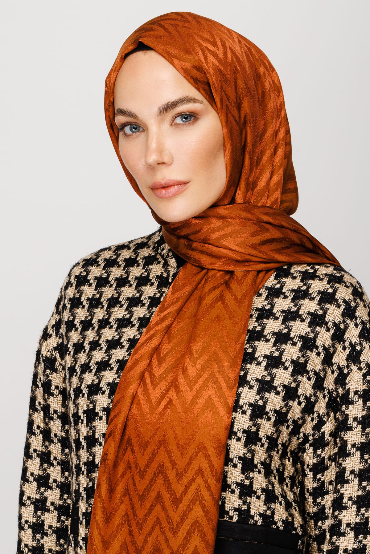 Zigzag Pattern Shiny Jacquard Shawl - Copper