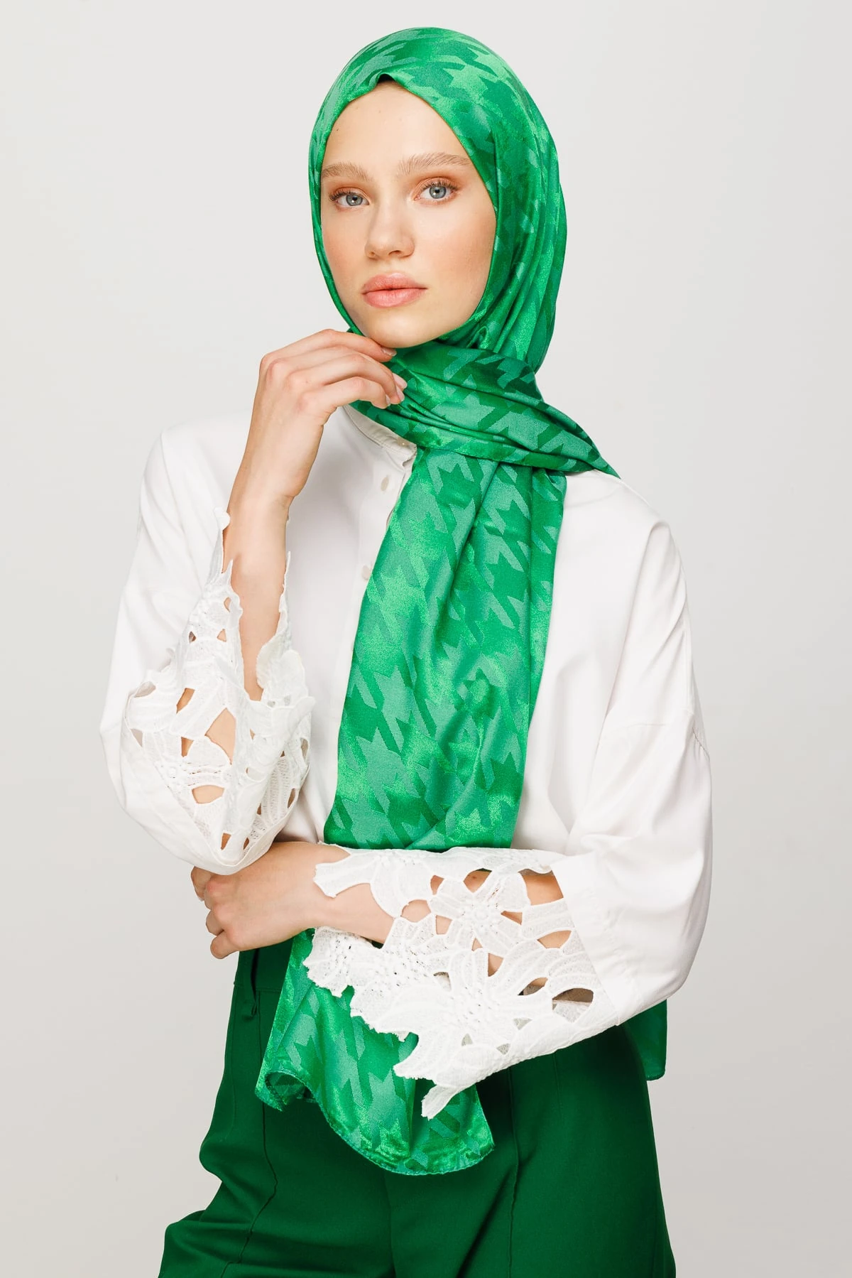 Toptan Kazayağı Desen Parlak Jakar Şal - Benetton Yeşili