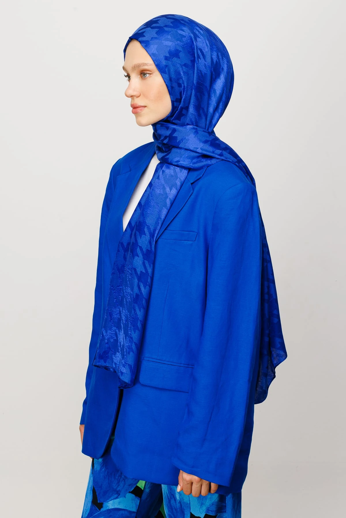 Wholesale Houndstooth Pattern Shiny Jacquard Shawl - Saxe Blue