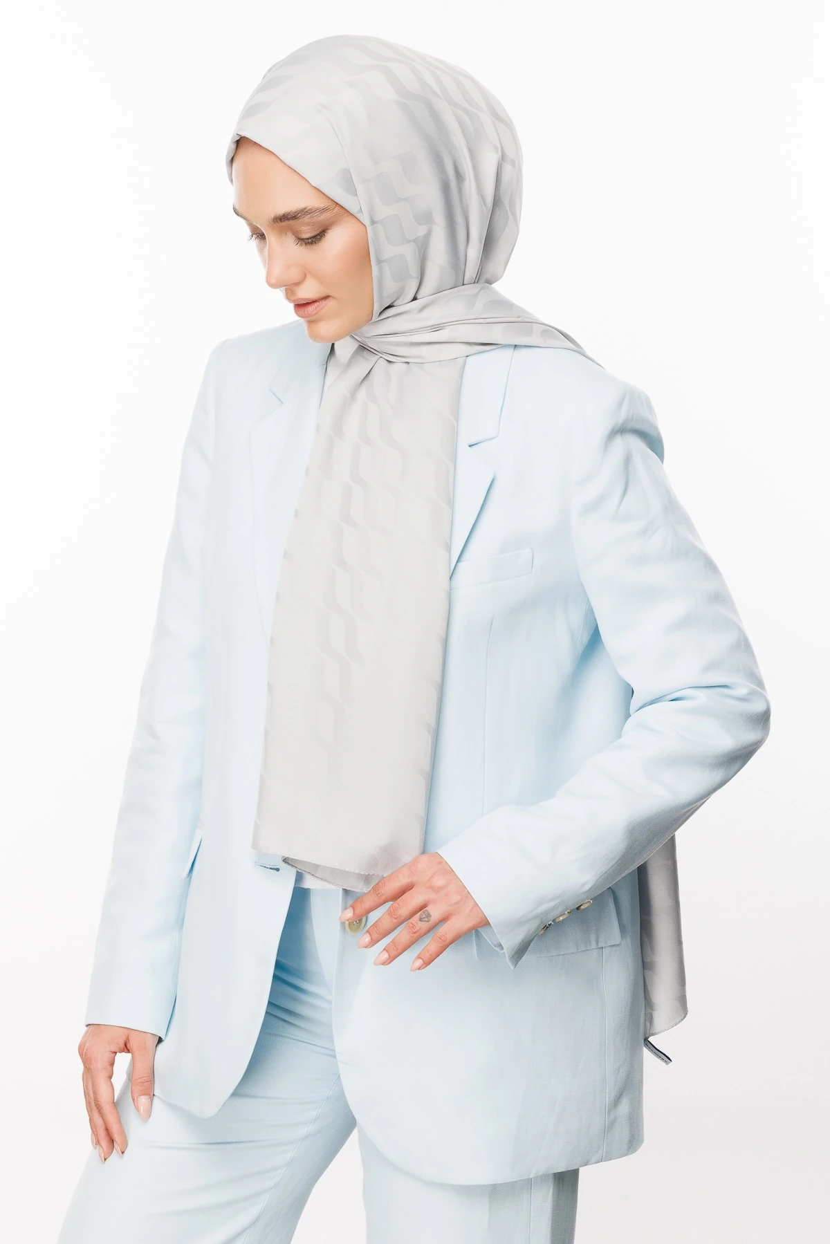 Toptan Dalga Desen İpeksi Jakar Şal - Soğuk Gri