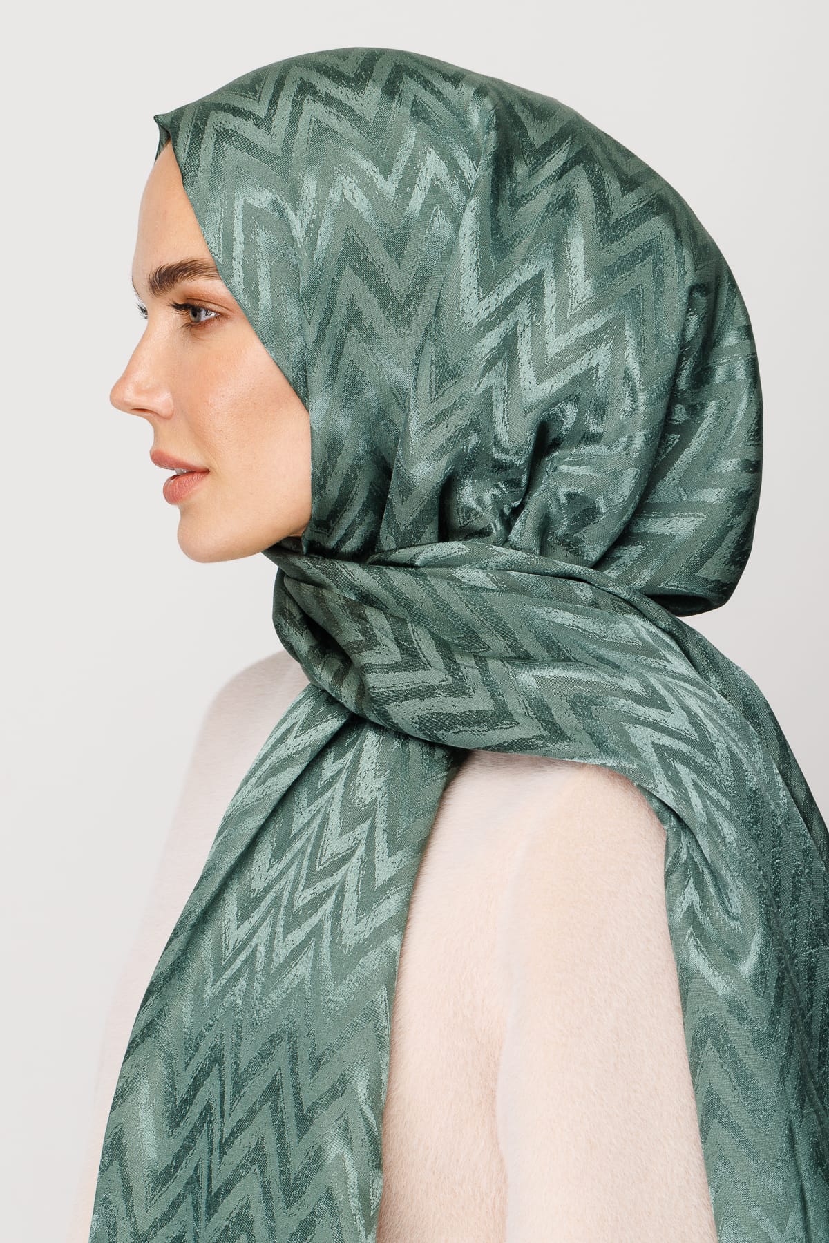 Zigzag Pattern Shiny Jacquard Shawl - Mold Green