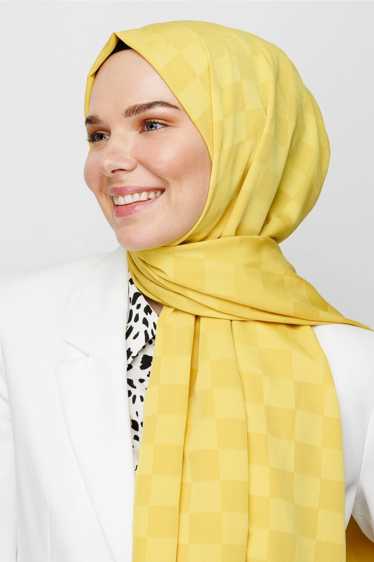 Checkers Pattern Silk Jacquard Shawl - Yellow