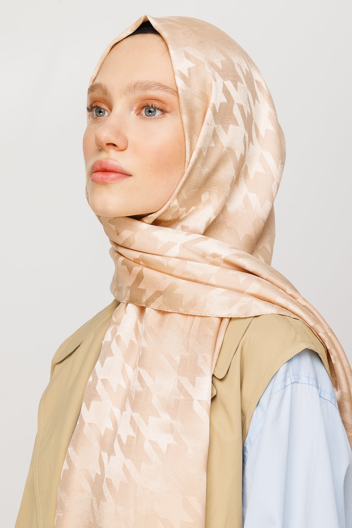 Toptan Kazayağı Desen Parlak Jakar Şal - Kum Beji