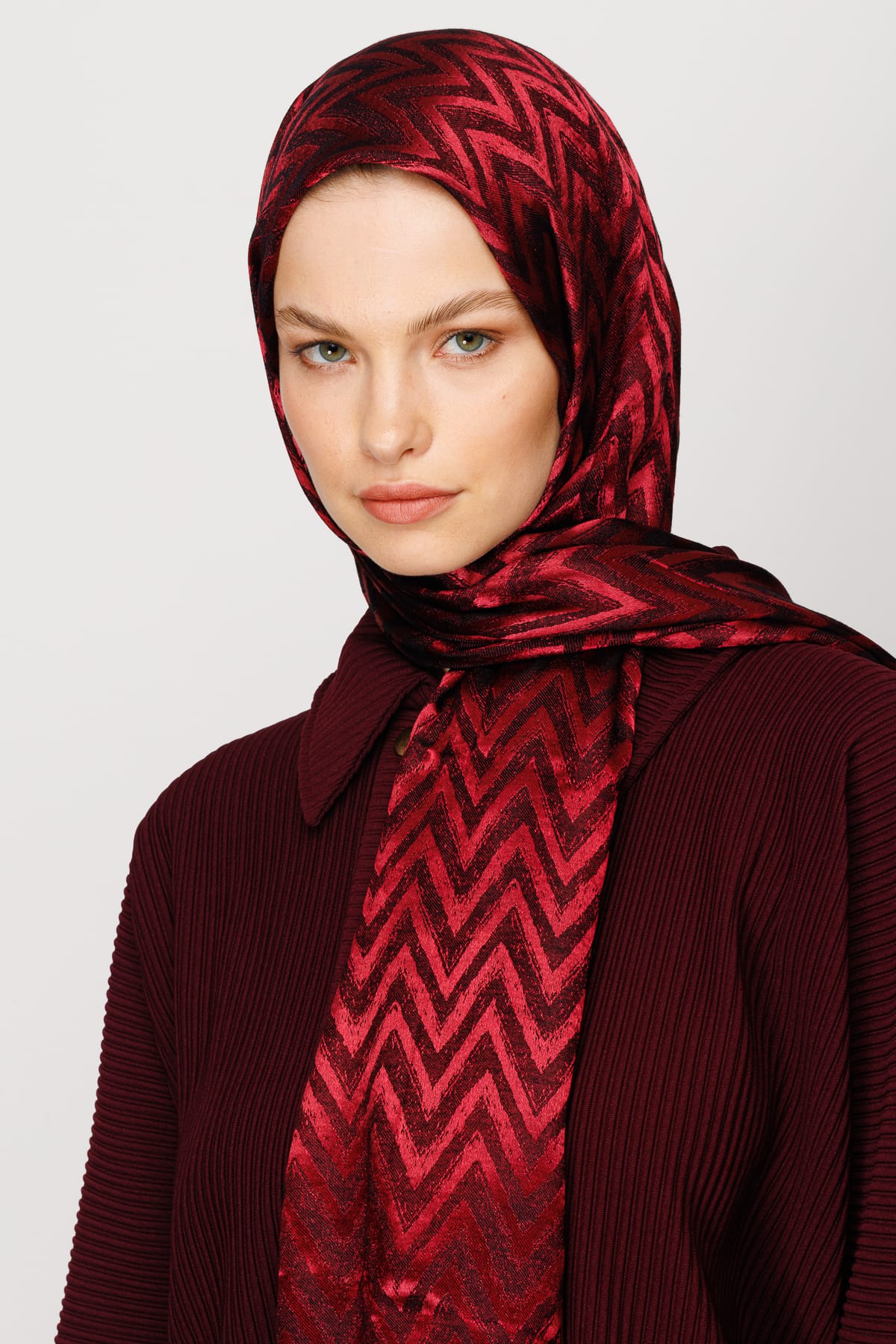 Zigzag Pattern Shiny Jacquard Shawl - Claret Red