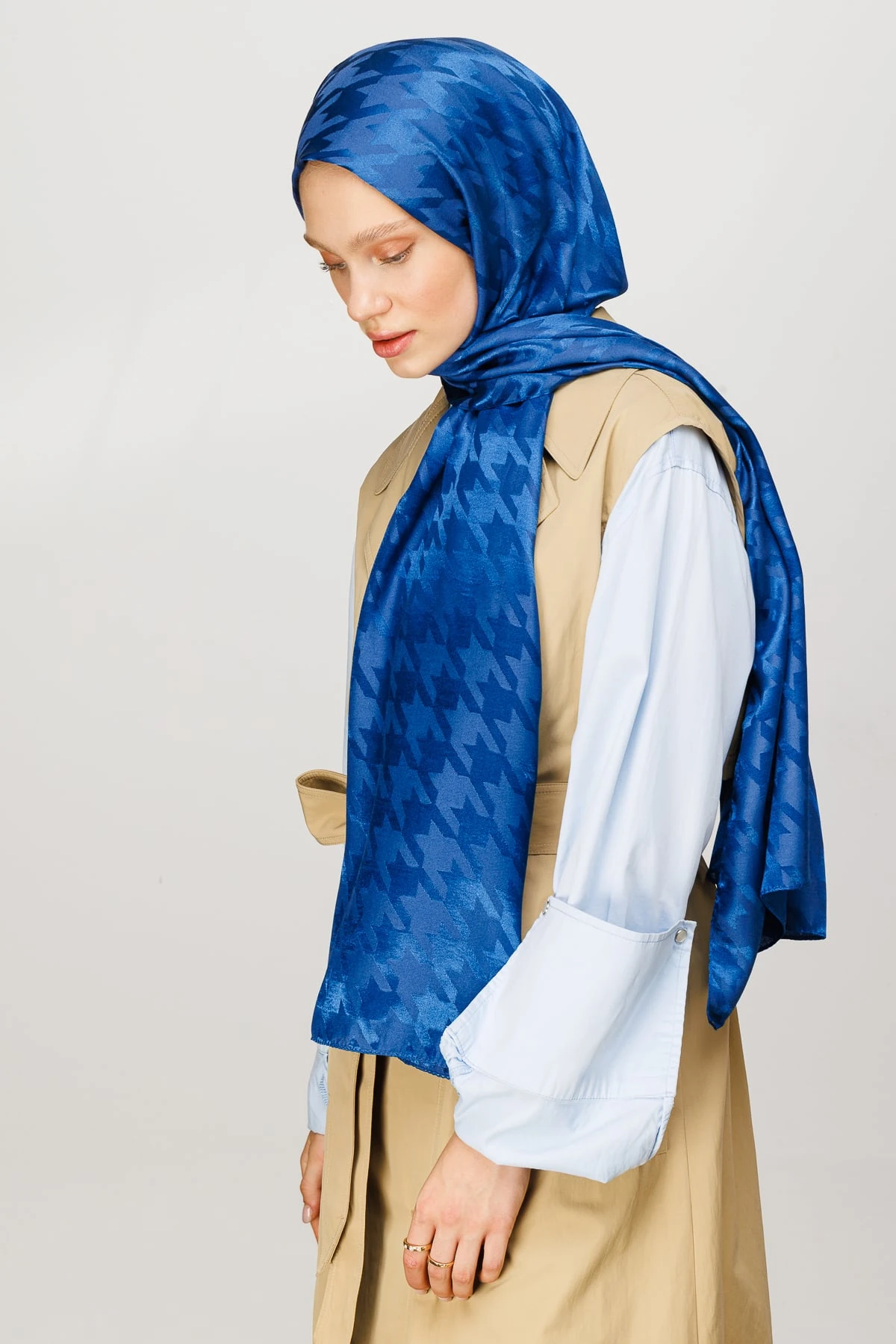 Wholesale Houndstooth Pattern Shiny Jacquard Shawl - Indigo