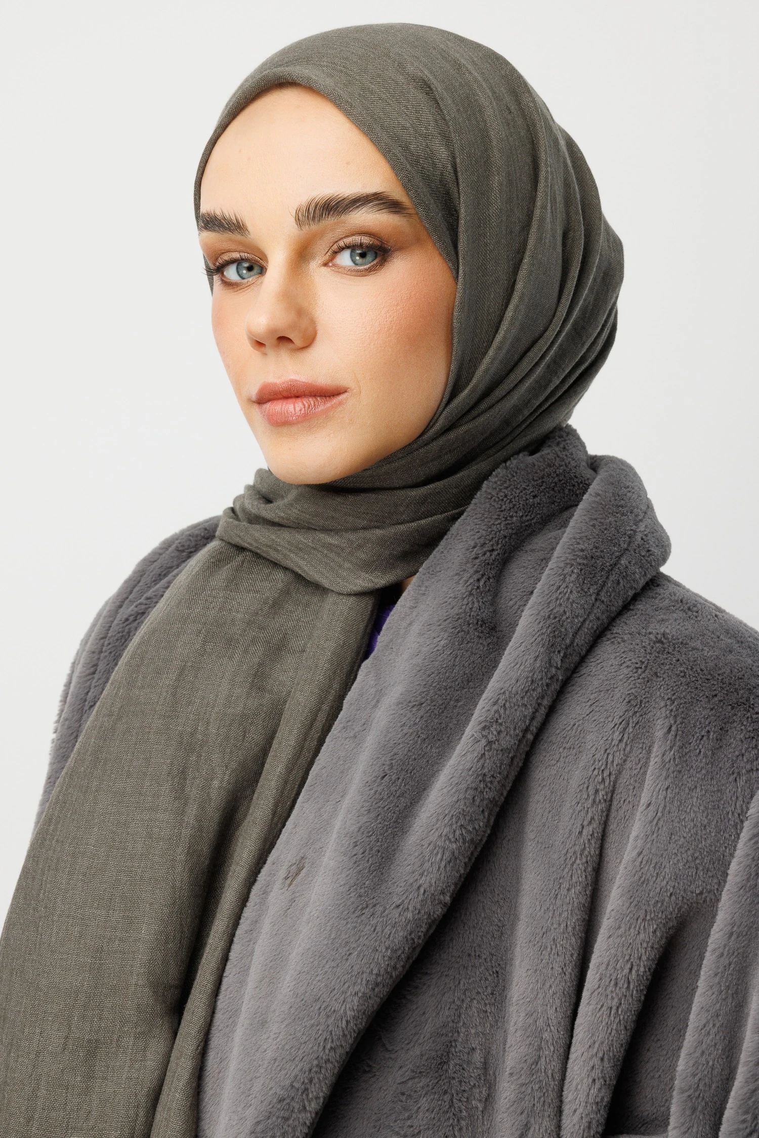 Wholesale Dubai Shawls - Fume