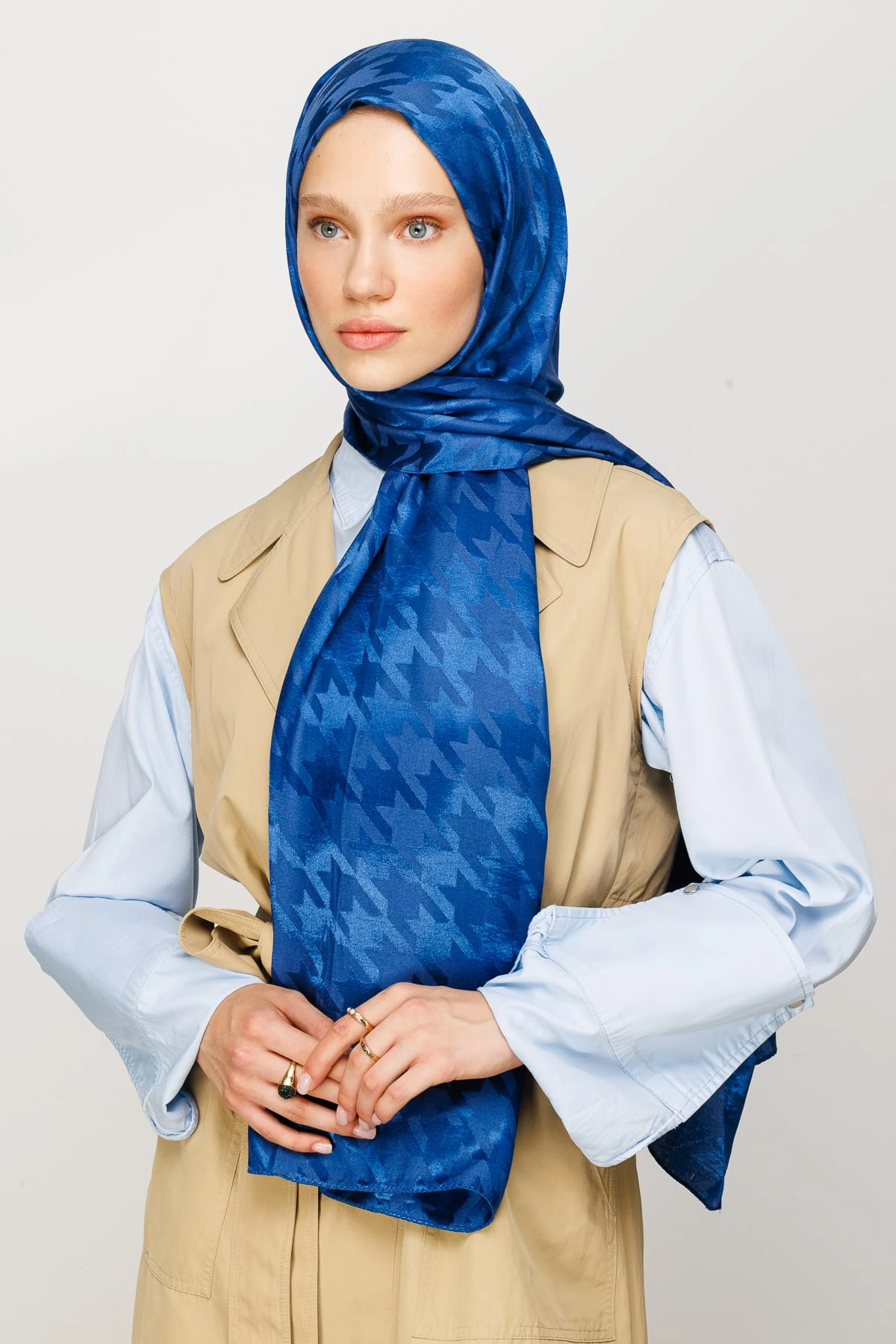 Wholesale Houndstooth Pattern Shiny Jacquard Shawl - Indigo