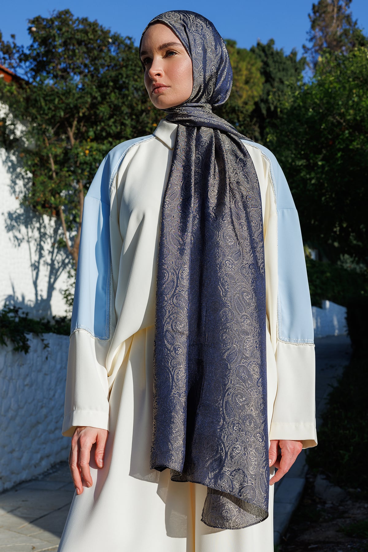 Moren Pattern Shine Line Shawl - Navy Blue-Beige