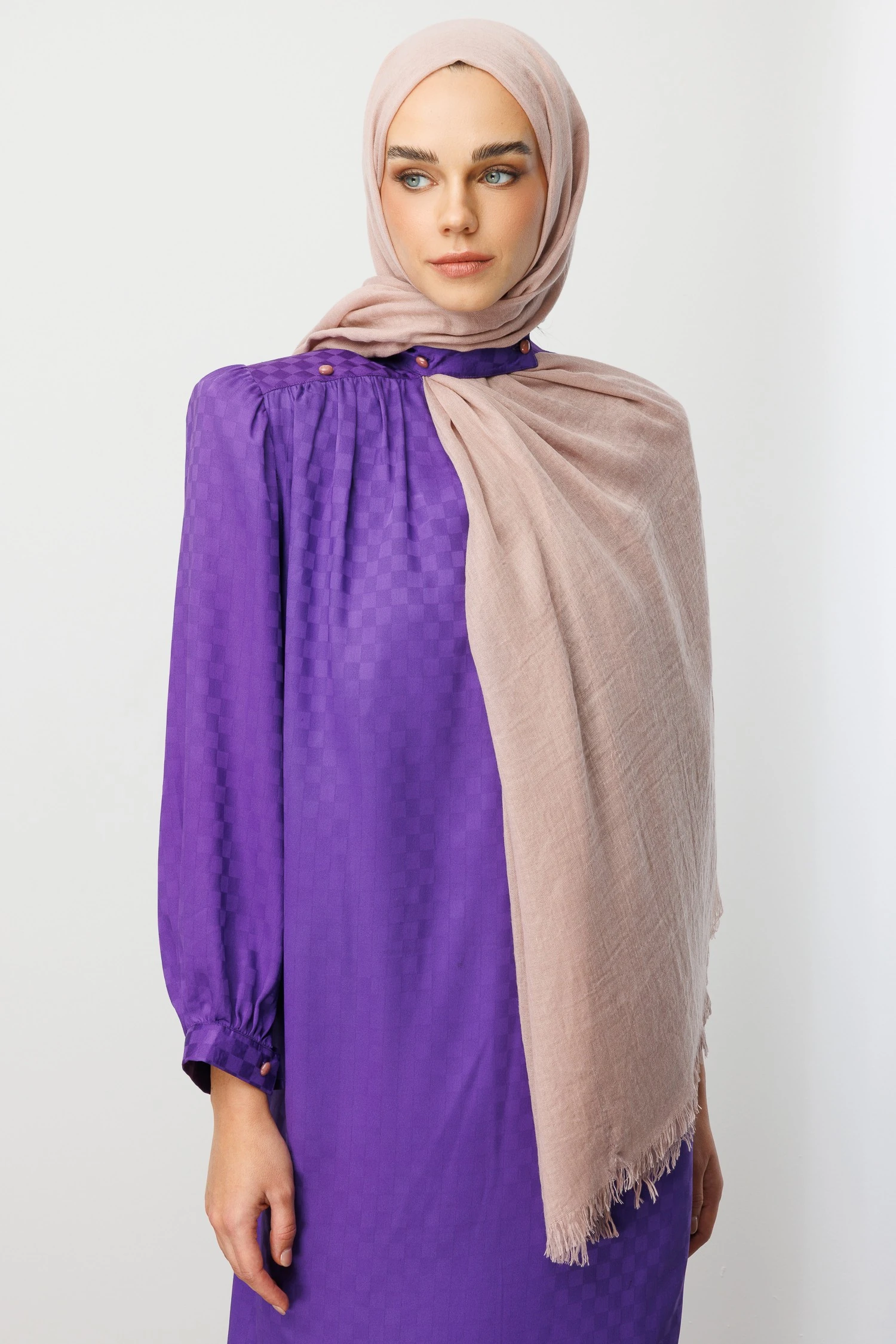 Wholesale Dubai Shawls - Powder