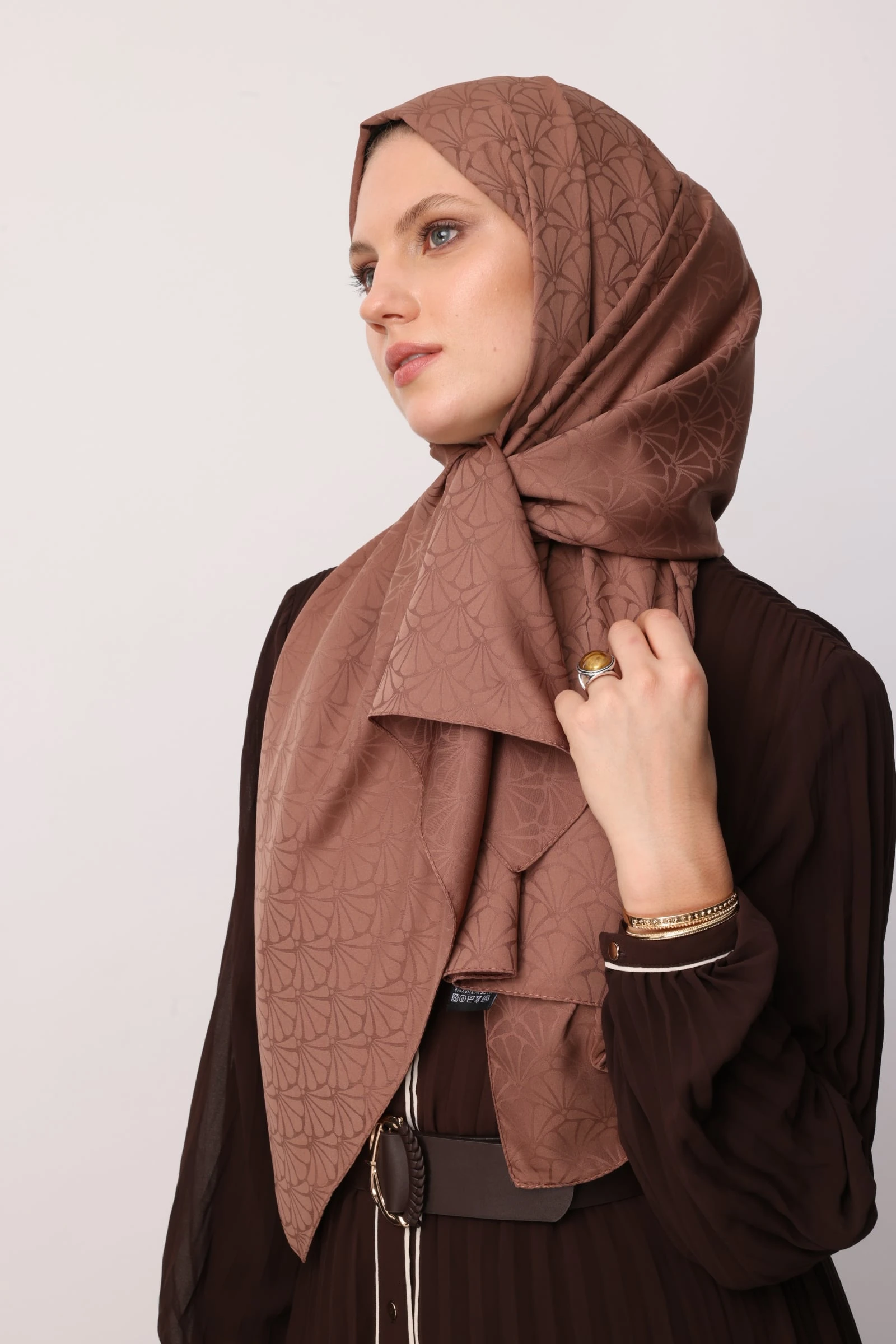 Lotus Pattern Silk Jacquard Shawl - Yalı