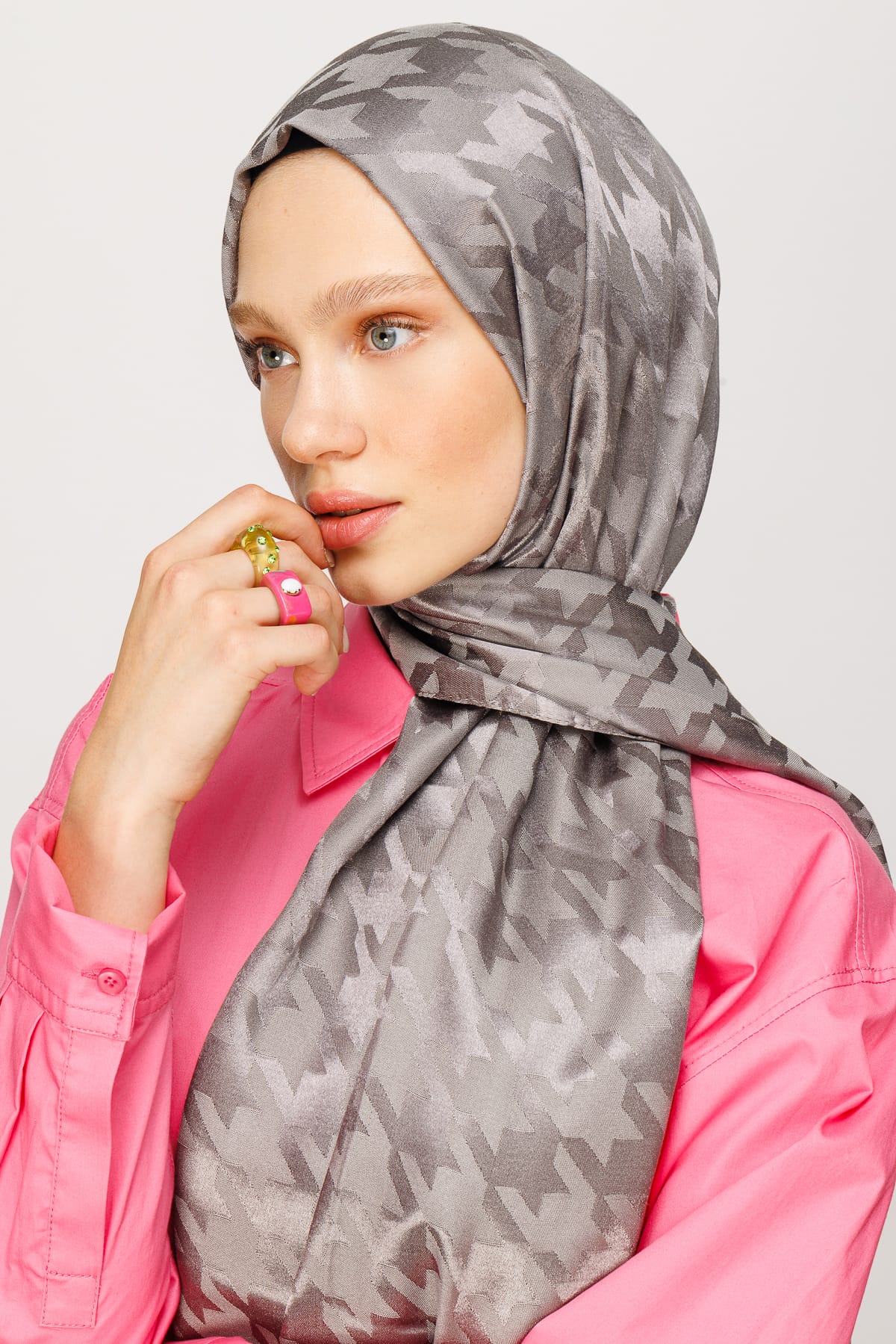 Toptan Kazayağı Desen Parlak Jakar Şal - Duman