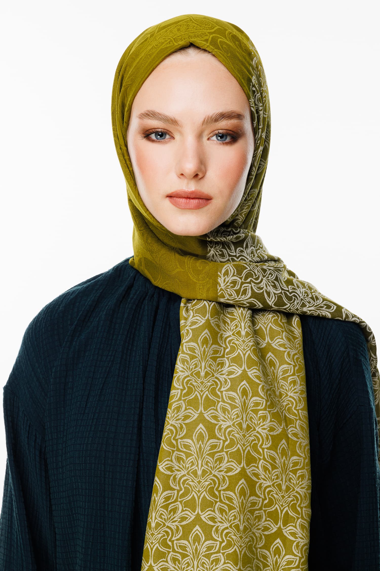 Nora-Pattern Reversible Shawl - Oil Green-Ecru