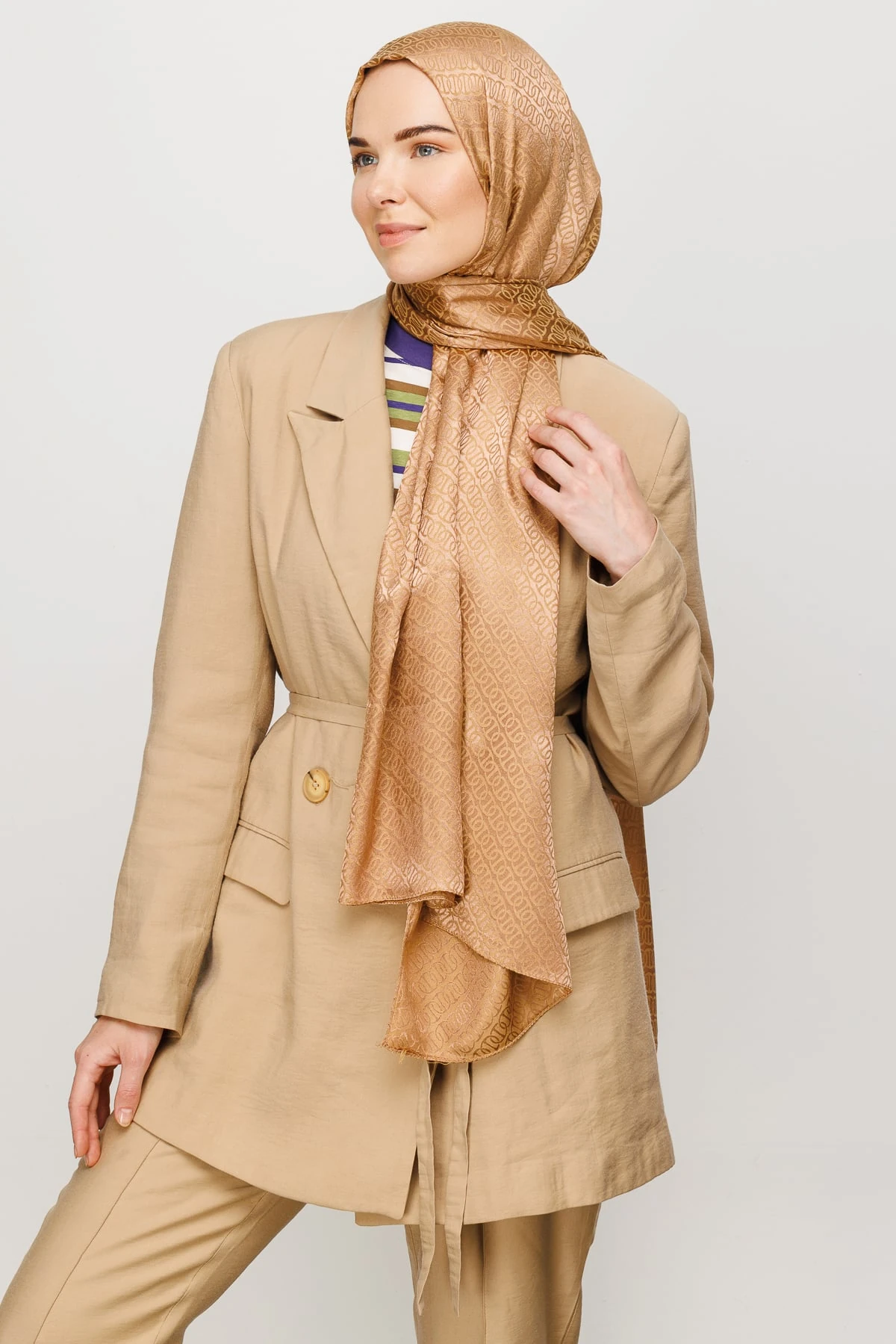 Toptan Forever Desen Parlak Jakar Şal - Bisküvi