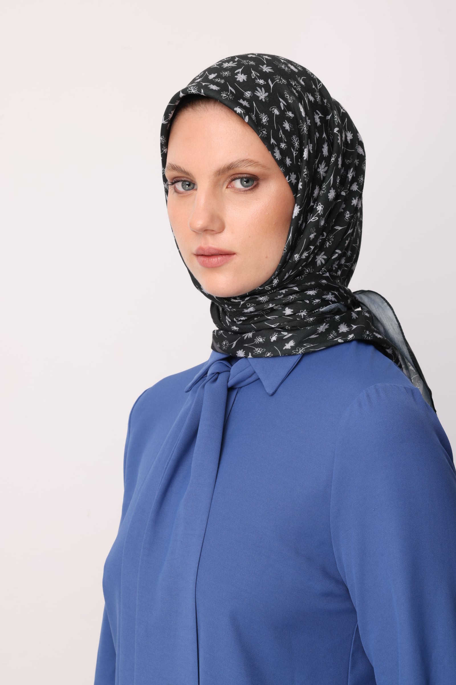 Toptan Minor Desen Pamuk Eşarp - Siyah