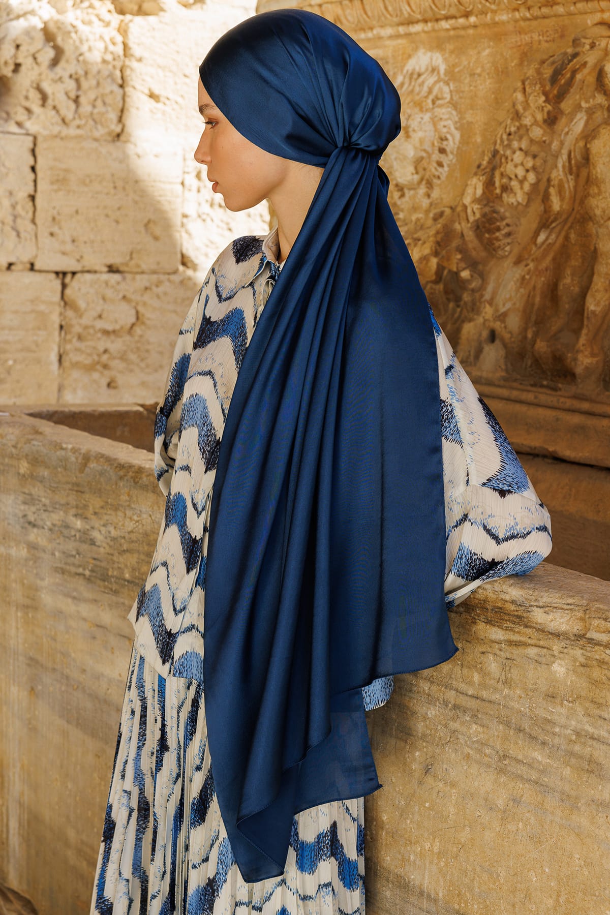 Diamond Aura Shawl - Navy Blue