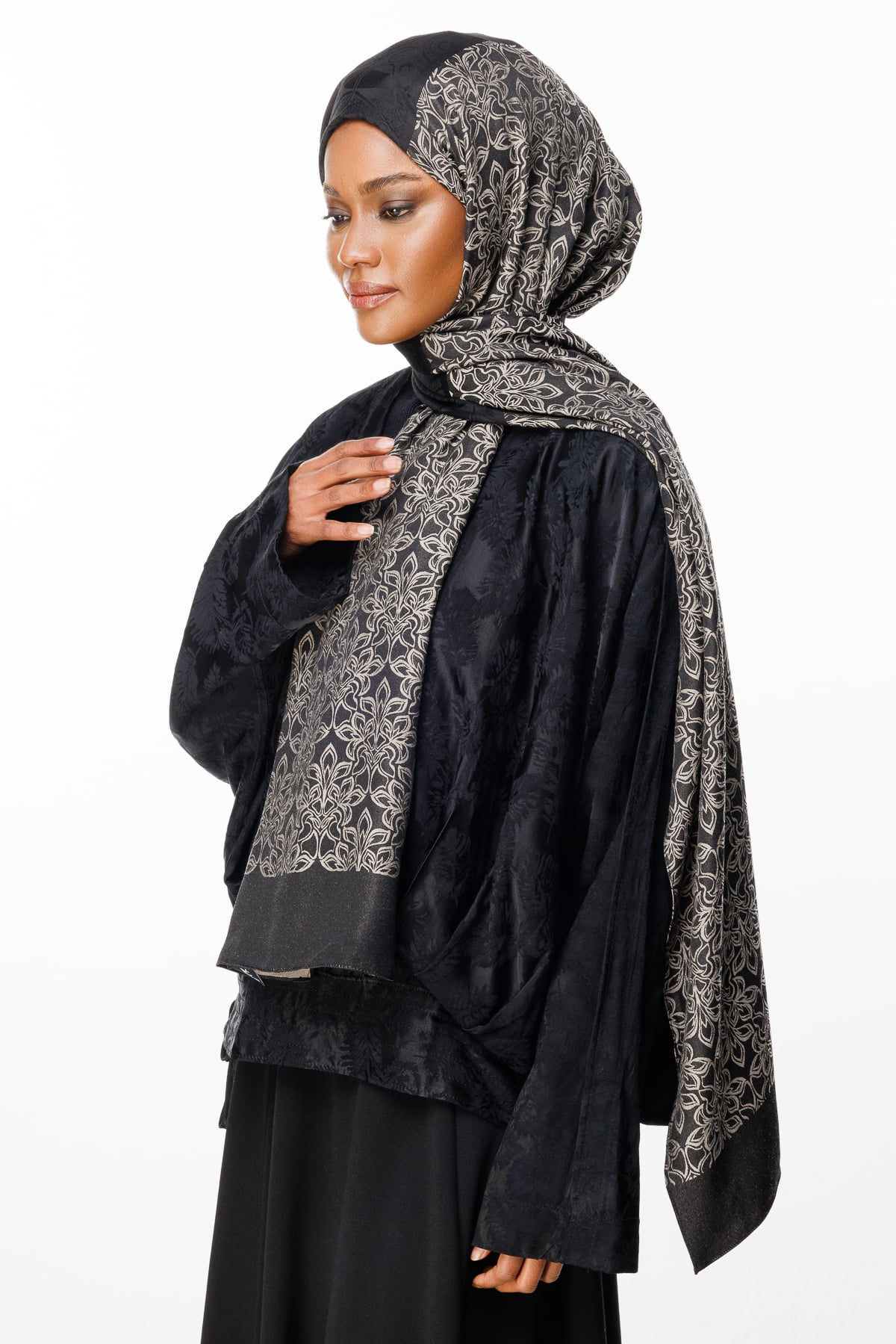 Nora-Pattern Reversible Shawl - Black-Beige