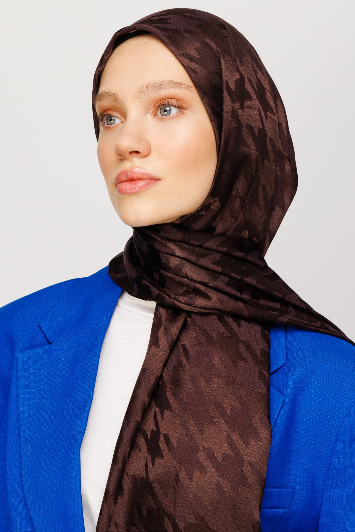 Wholesale Houndstooth Pattern Shiny Jacquard Shawl - Bitter Coffee