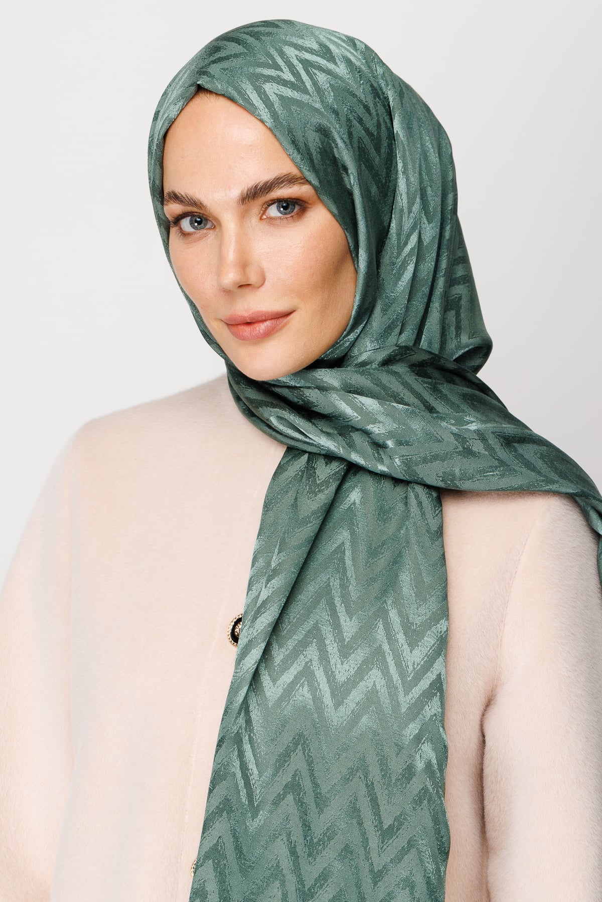 Zigzag Pattern Shiny Jacquard Shawl - Mold Green