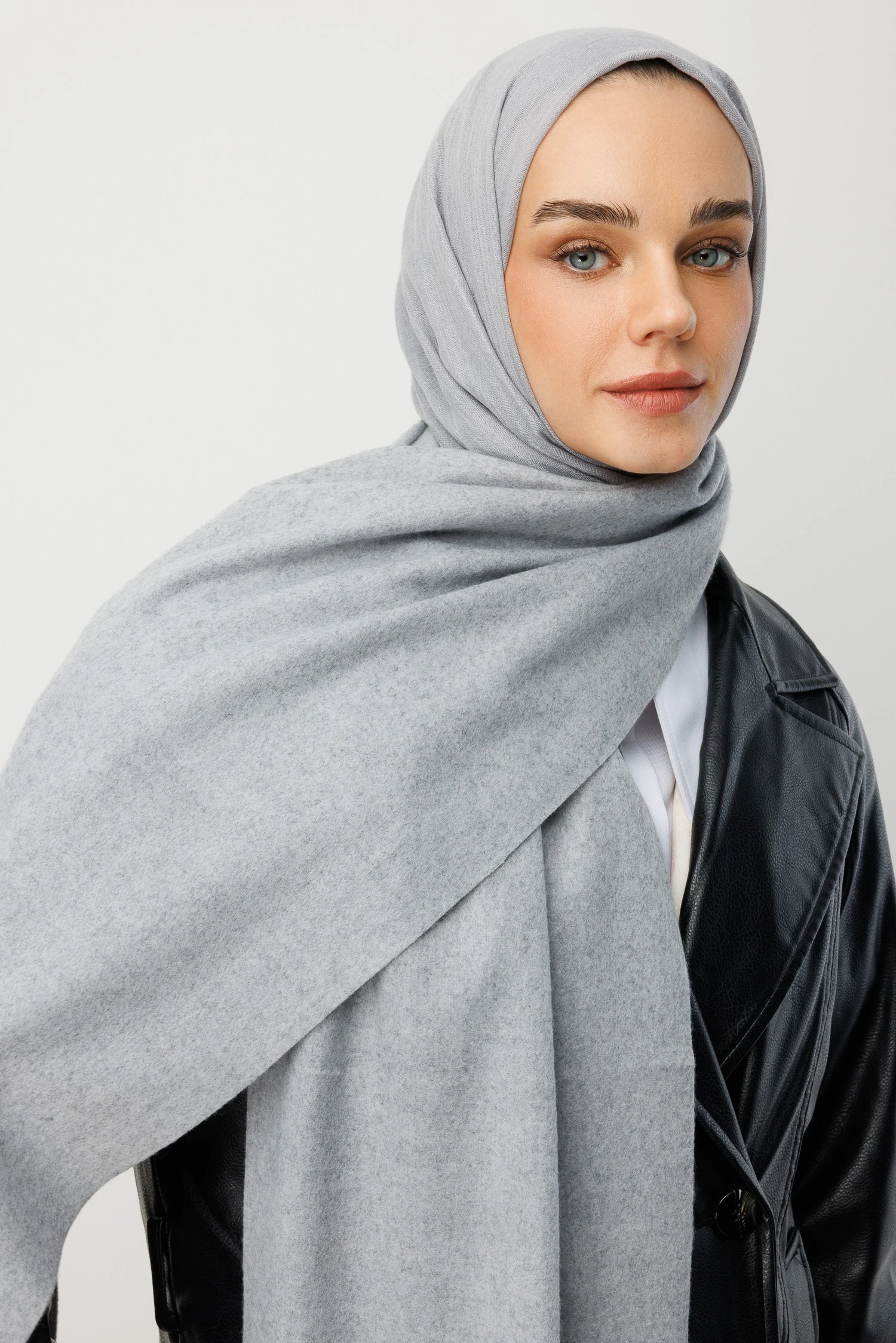 Wholesale Dubai Shawls - Silver