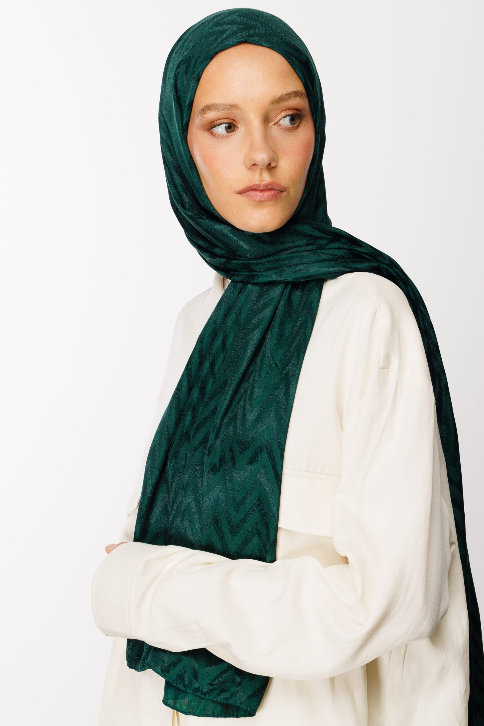 Zigzag Pattern Shiny Jacquard Shawl - Emerald