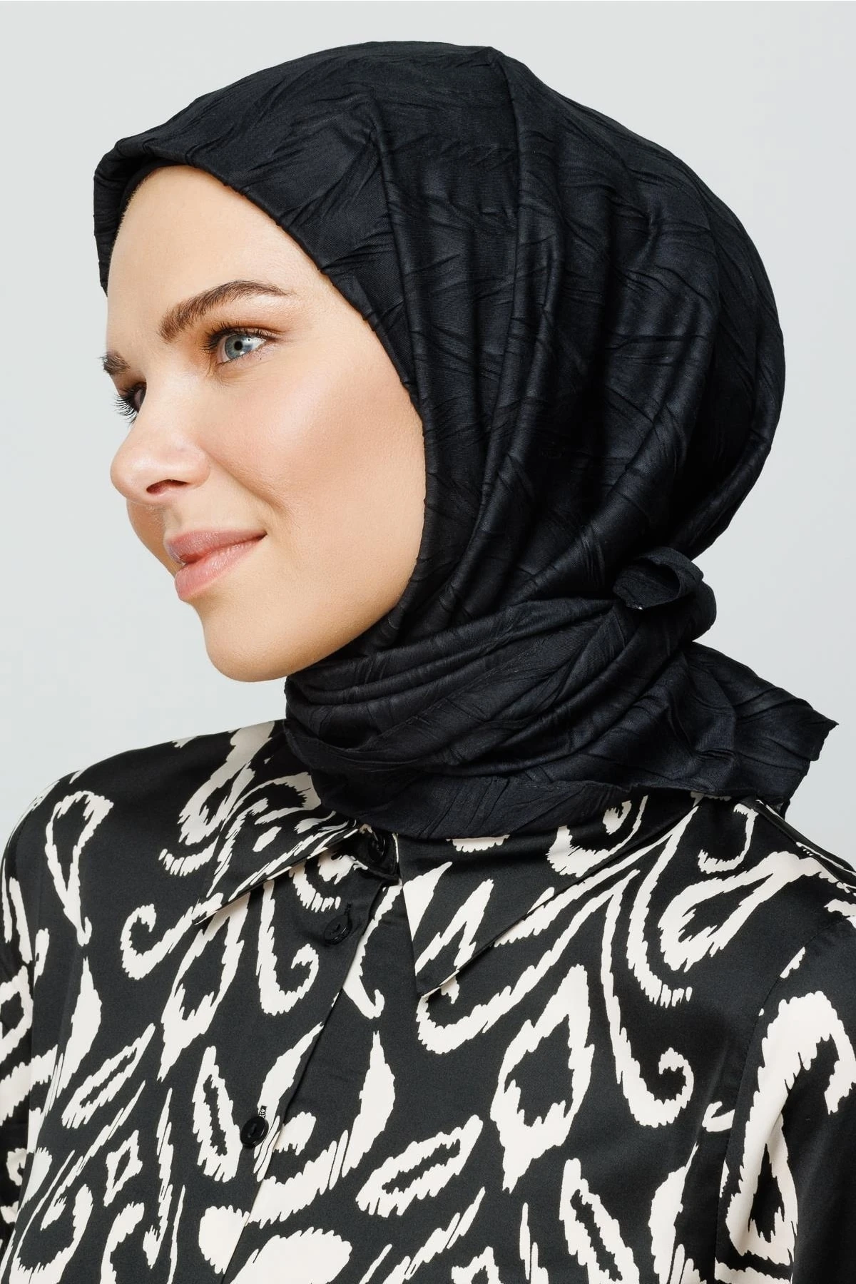 Pleated Bamboo Scarf - Black