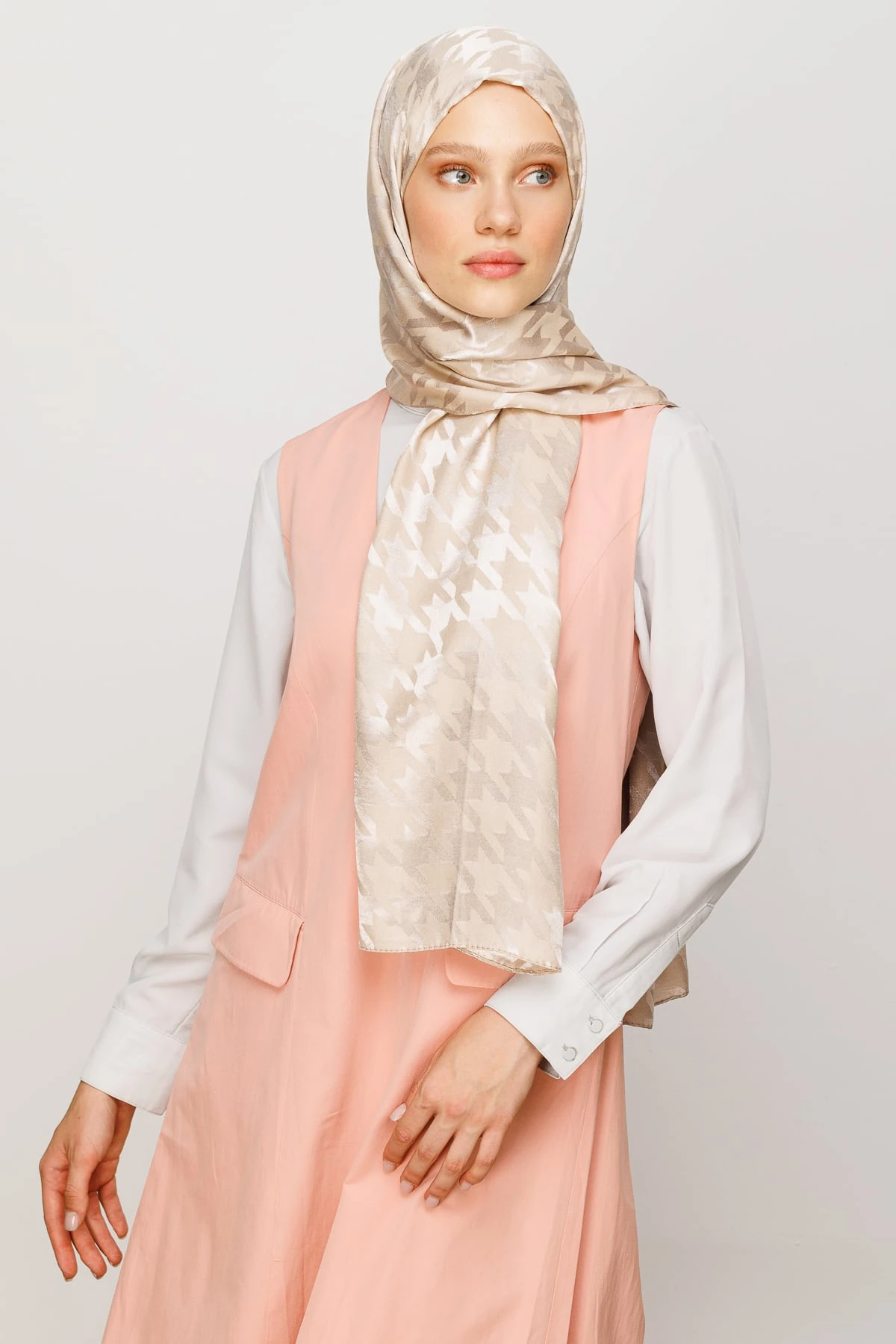 Wholesale Houndstooth Pattern Shiny Jacquard Shawl - Beige