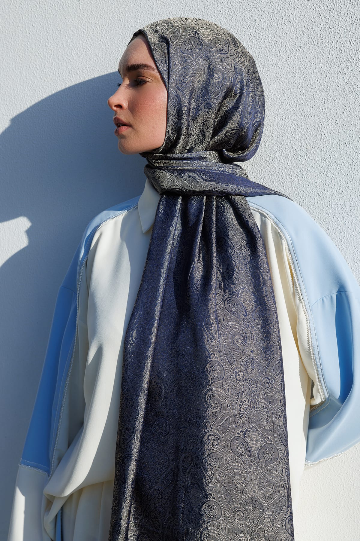 Moren Pattern Shine Line Shawl - Navy Blue-Beige