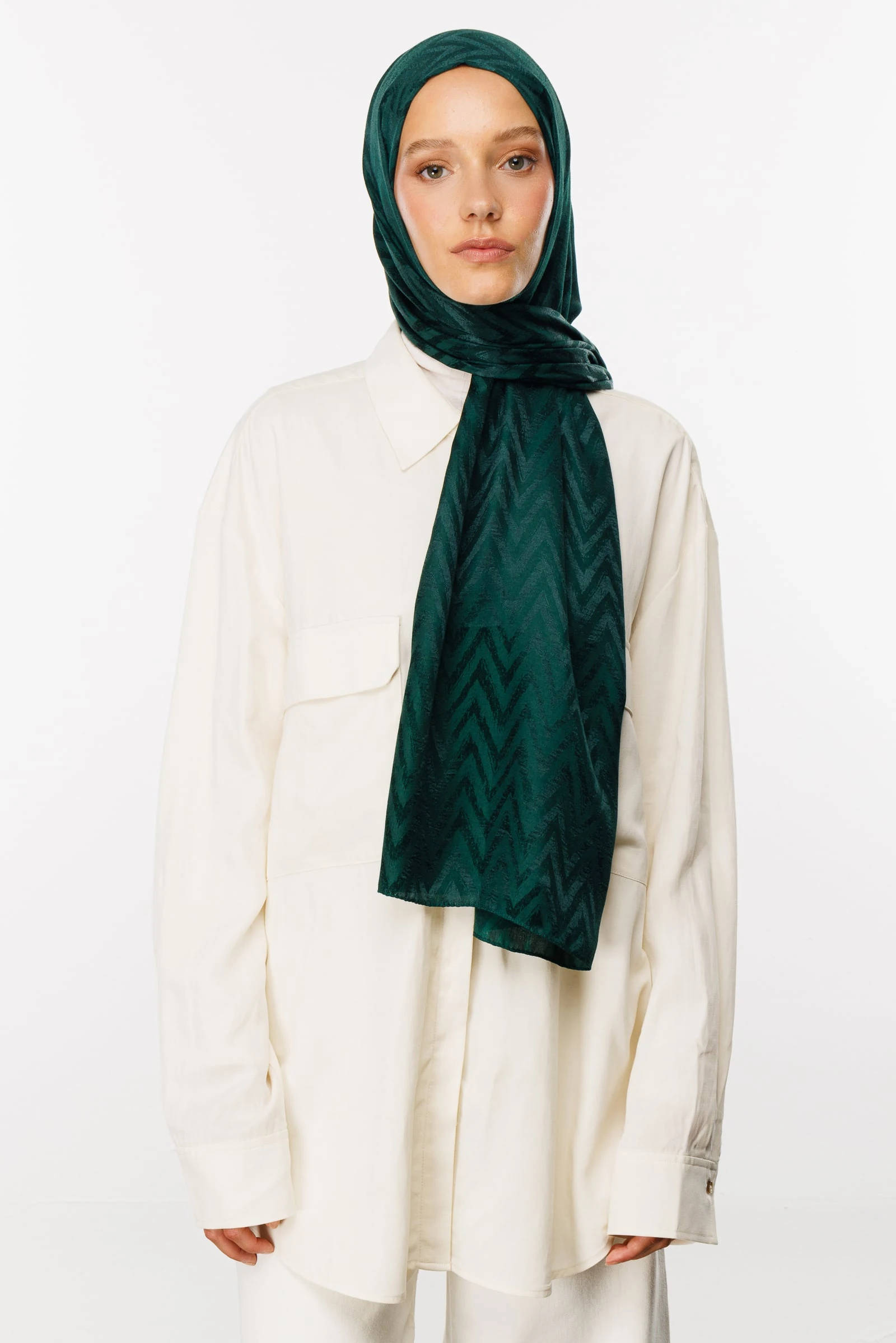 Zigzag Pattern Shiny Jacquard Shawl - Emerald