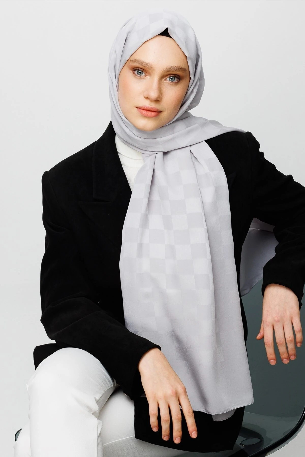 Toptan Dama Desen İpeksi Jakar Şal - Gümüş