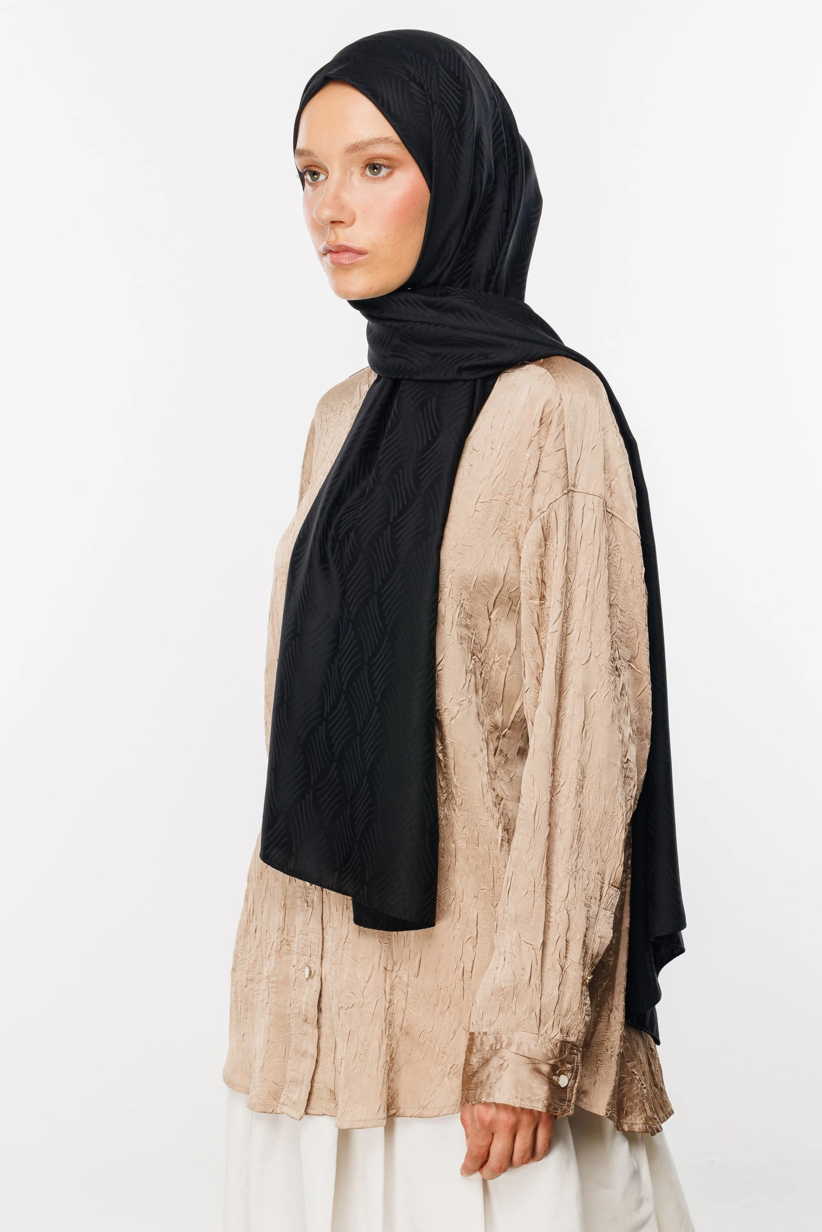 Aura Pattern Silk Jacquard Shawl - Black