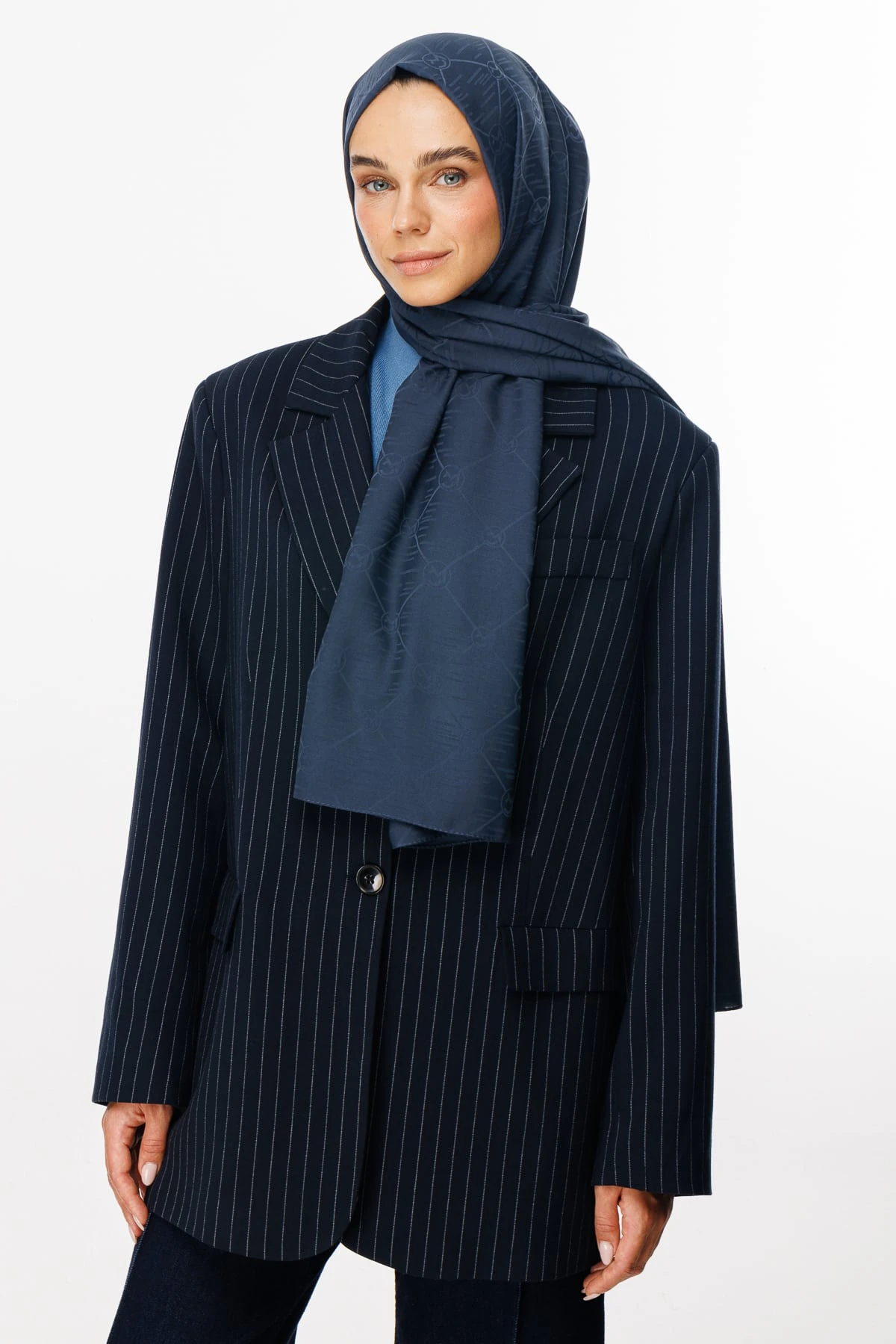 Moon Is Pattern Jacquard Shawl - Anthracite