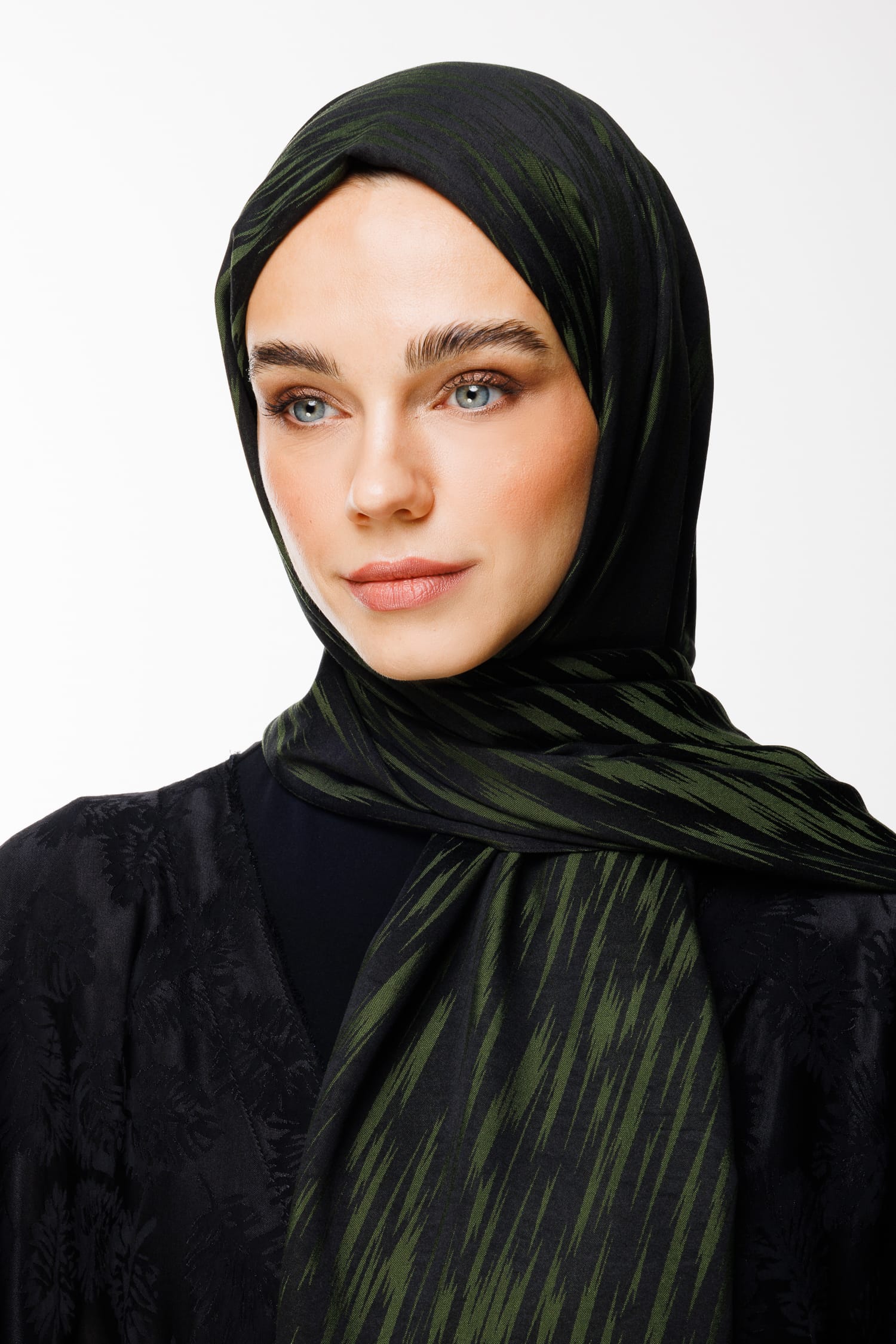 Selis-Pattern Reversible Shawl - Black-Khaki