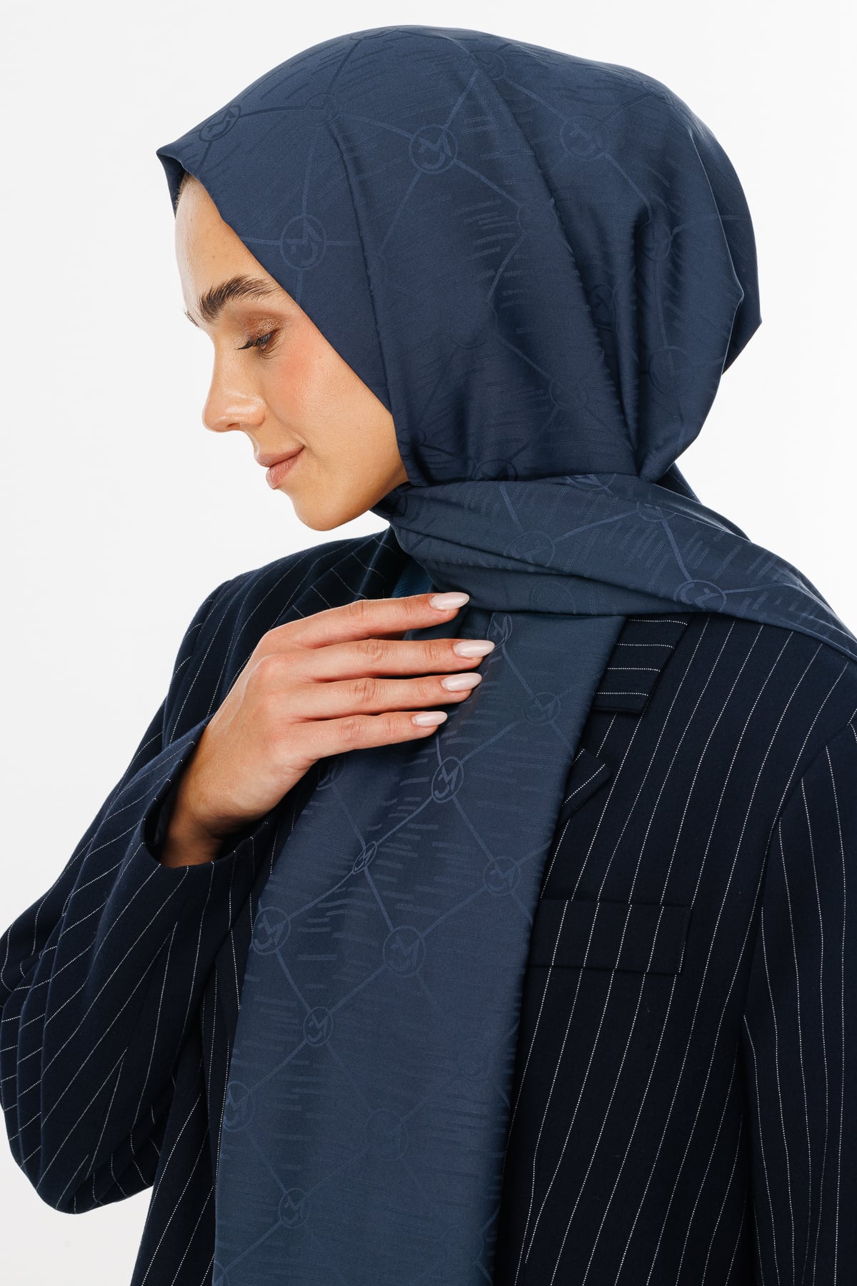 Moon Is Pattern Jacquard Shawl - Anthracite