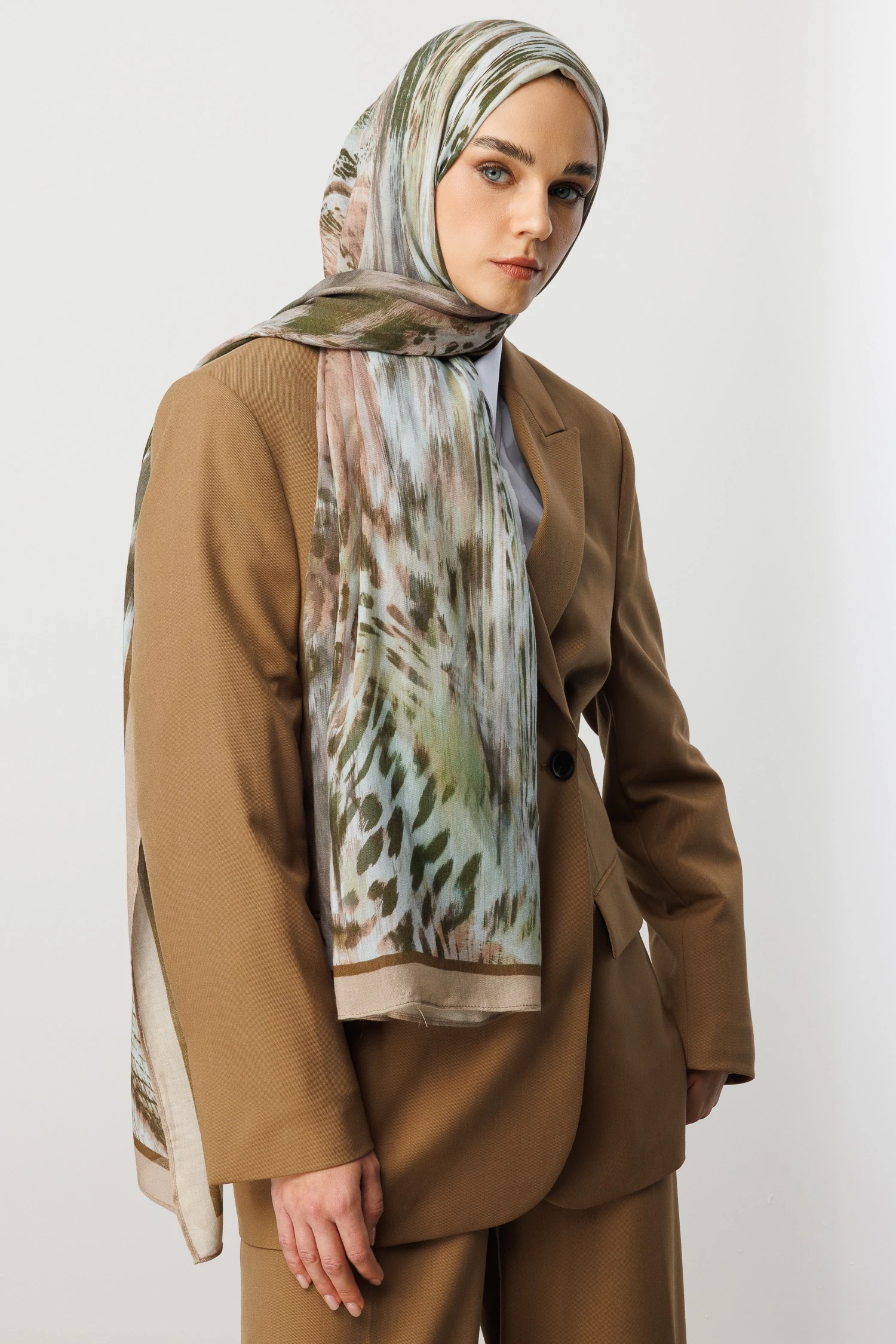 Wholesale Leopard Pattern Ramie Shawl - Beige