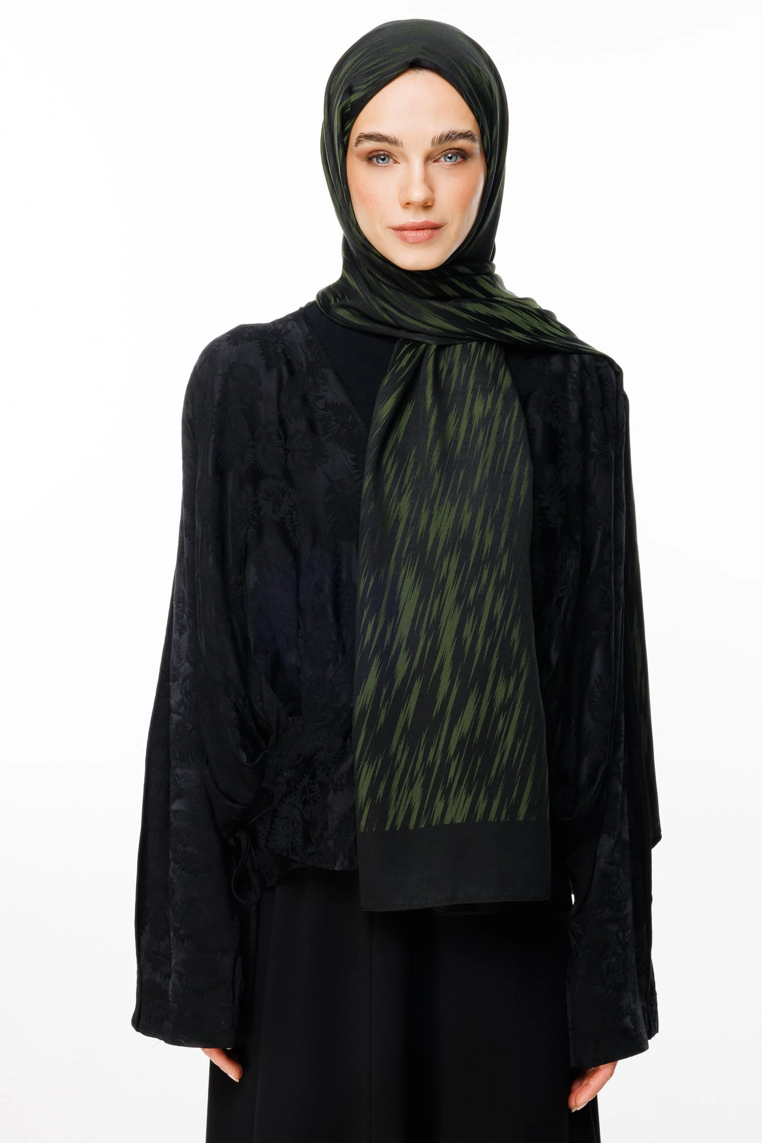 Selis-Pattern Reversible Shawl - Black-Khaki