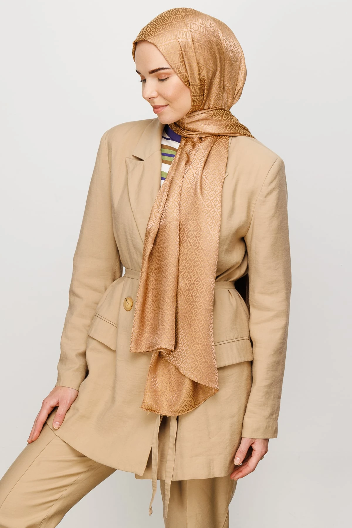 Toptan Forever Desen Parlak Jakar Şal - Bisküvi