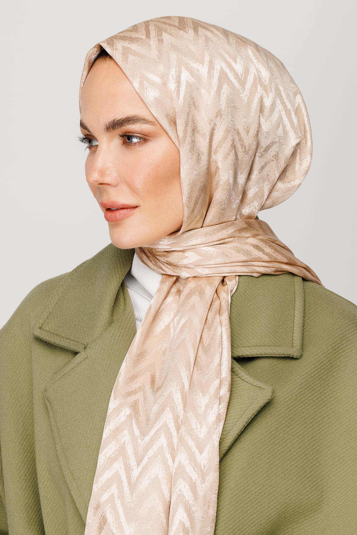 Zigzag Pattern Shiny Jacquard Shawl - Sand Beige