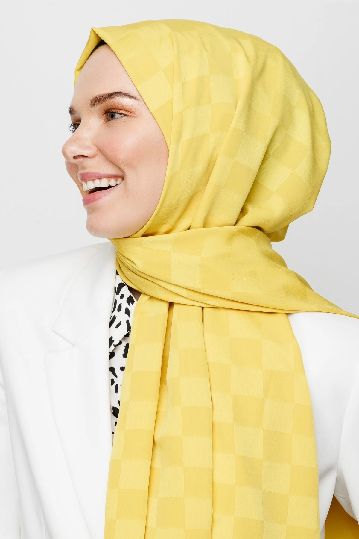 Checkers Pattern Silk Jacquard Shawl - Yellow