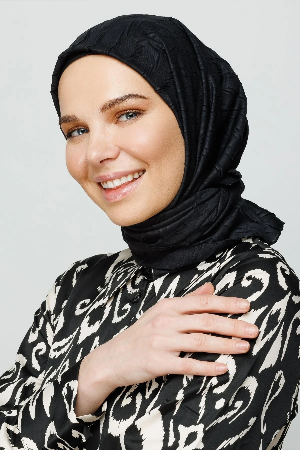 Pleated Bamboo Scarf - Black